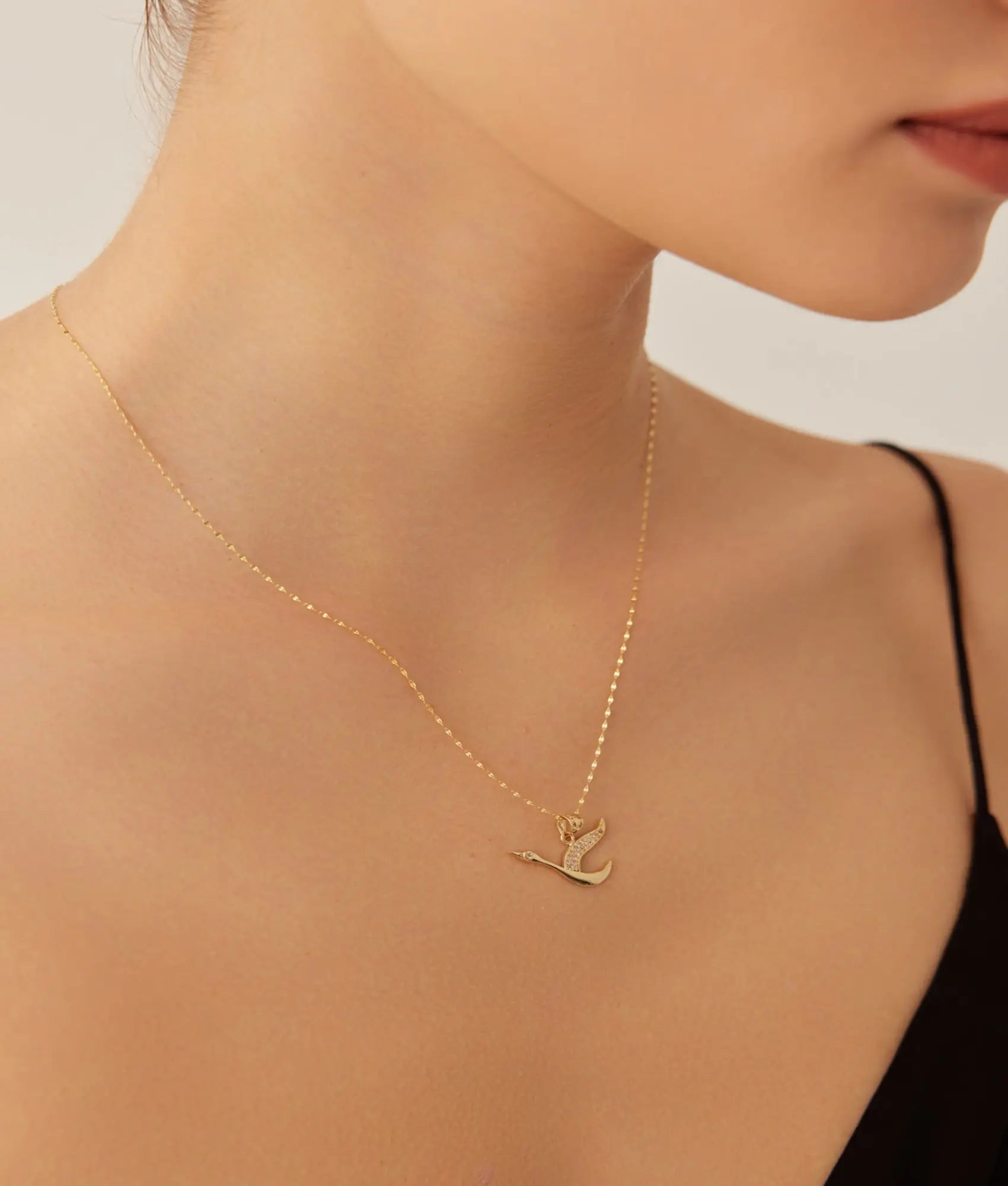 14 Ayar Altın Ayna Zincirli Taşlı Kuğu Kolye