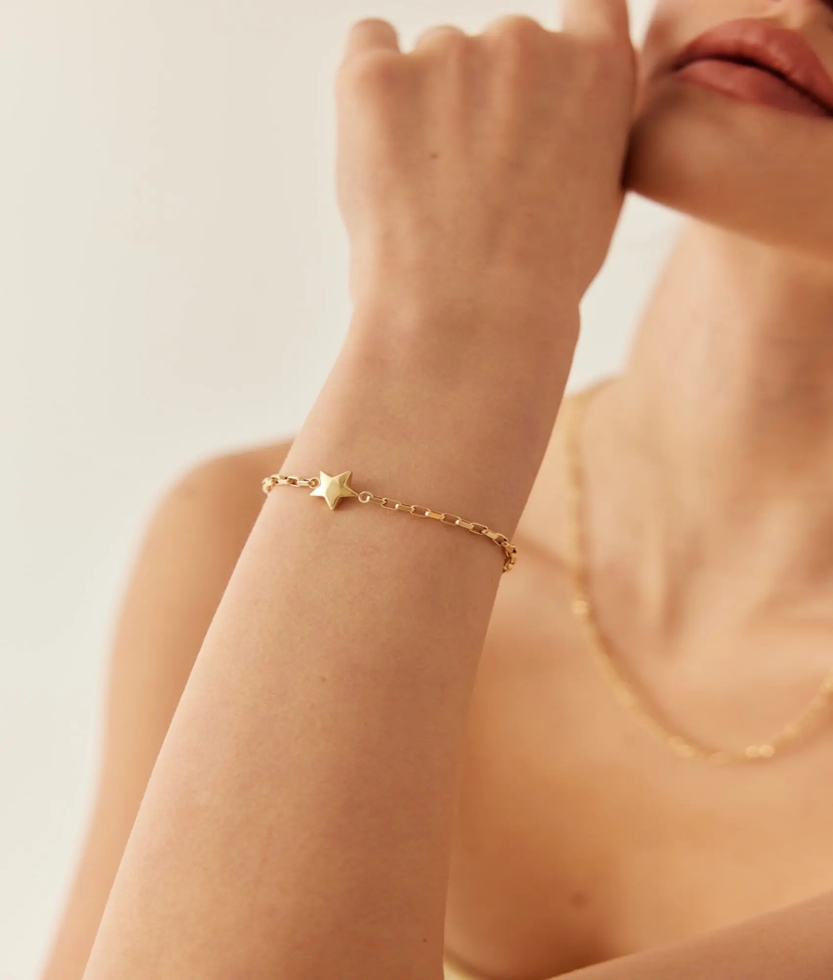 14 Ayar Altın Bombeli Yıldız Bileklik