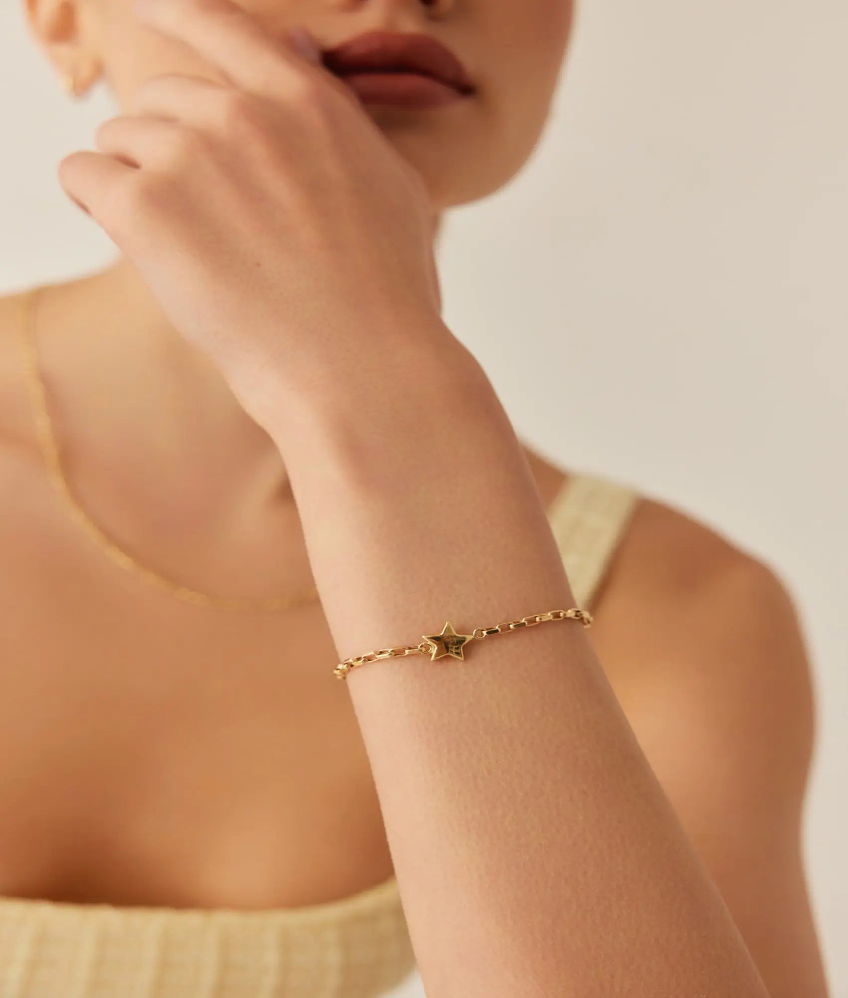 14 Ayar Altın Bombeli Yıldız Bileklik