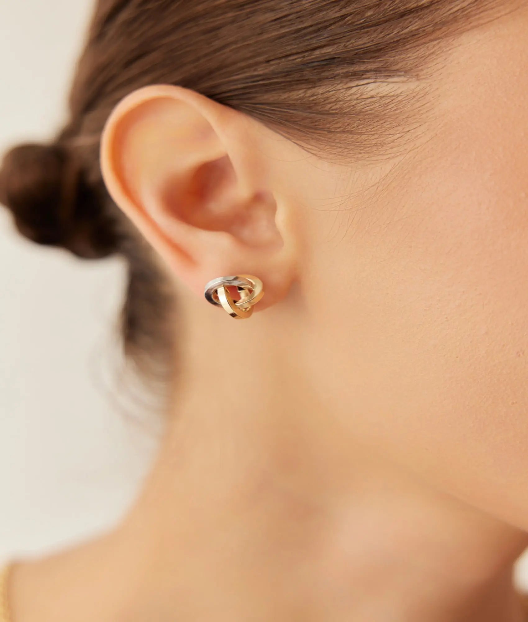 14 Ayar Altın Çift Renk Düğüm Küpe