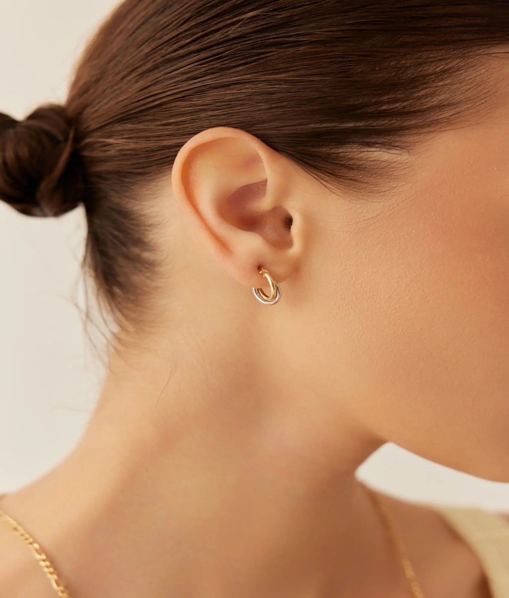 14 Ayar Altın Çift Renk Sarmal Halka Küpe 1,3 cm