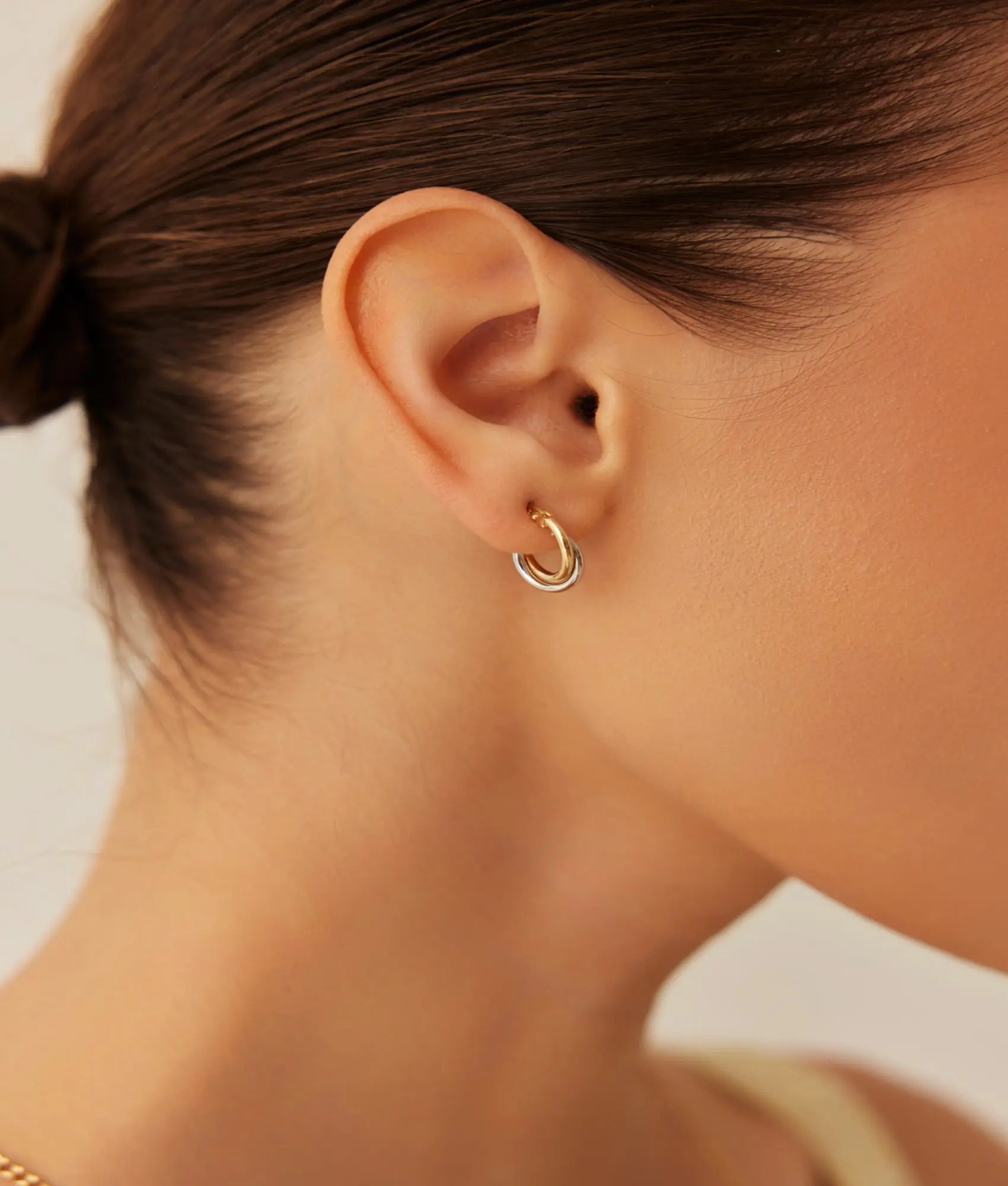 14 Ayar Altın Çift Renk Sarmal Halka Küpe 1,3 cm