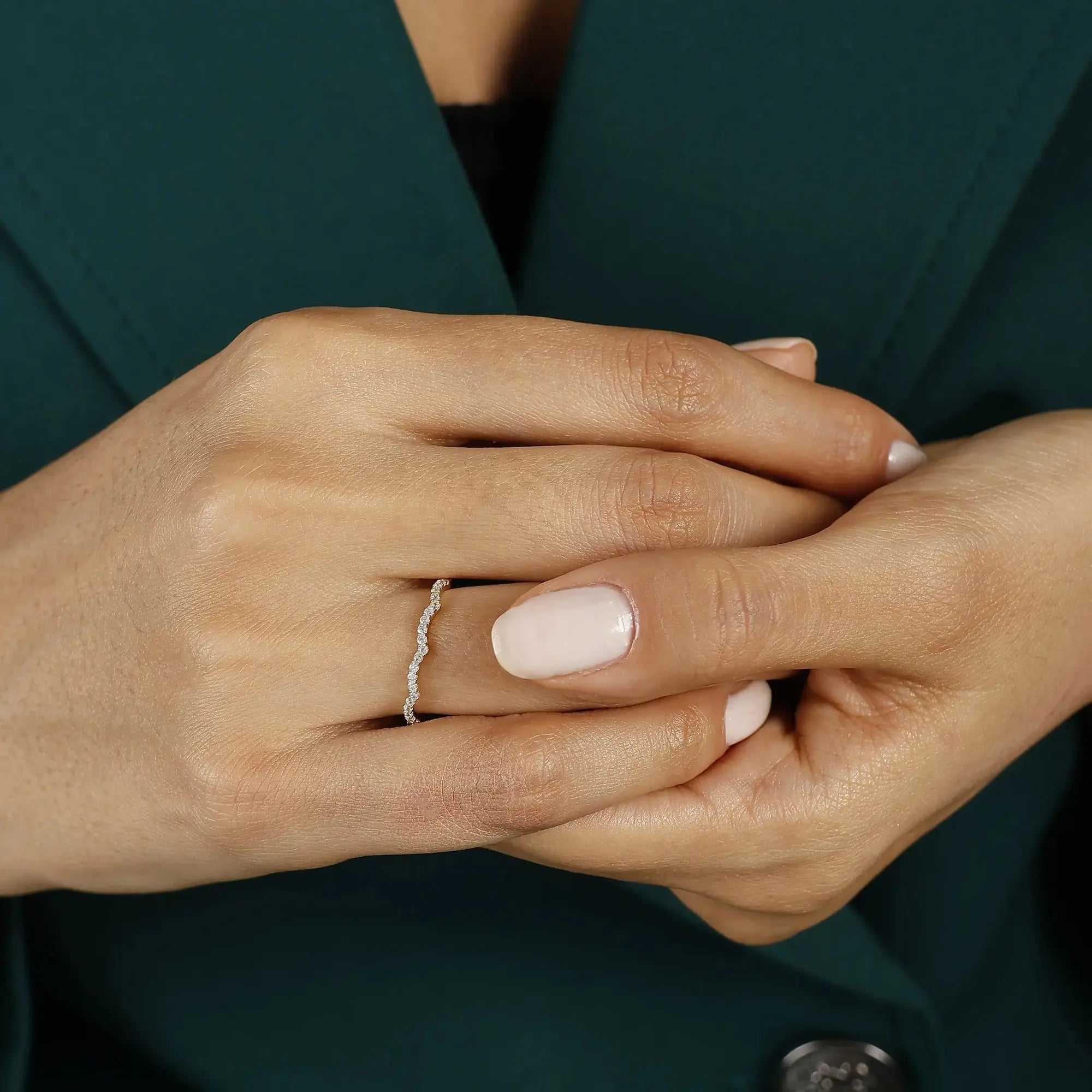 14 Ayar Altın Dalga Figürlü Mini Yüzük