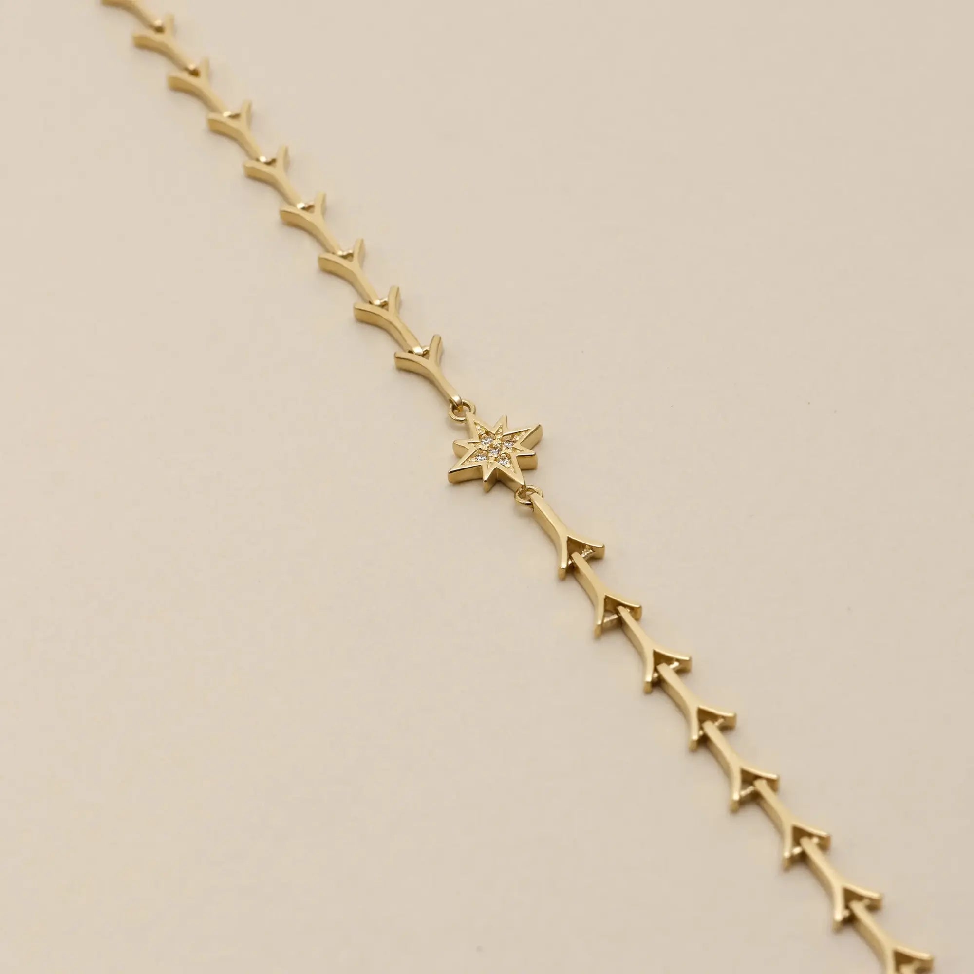 14 Ayar Altın Dallı Yıldız Figür Bileklik