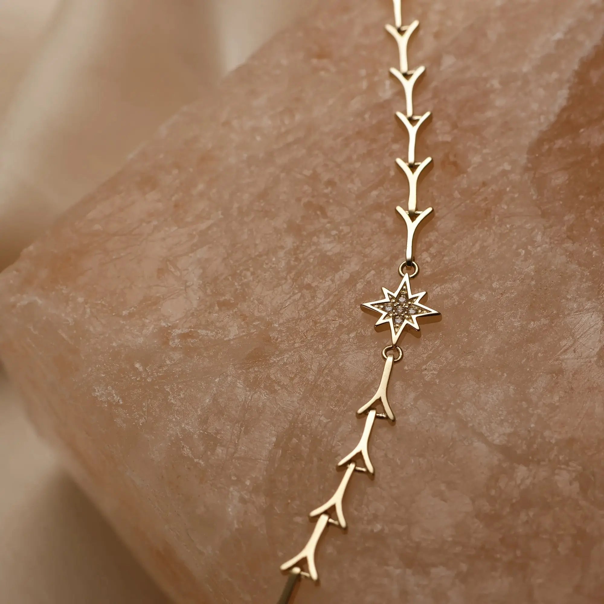 14 Ayar Altın Dallı Yıldız Figür Bileklik