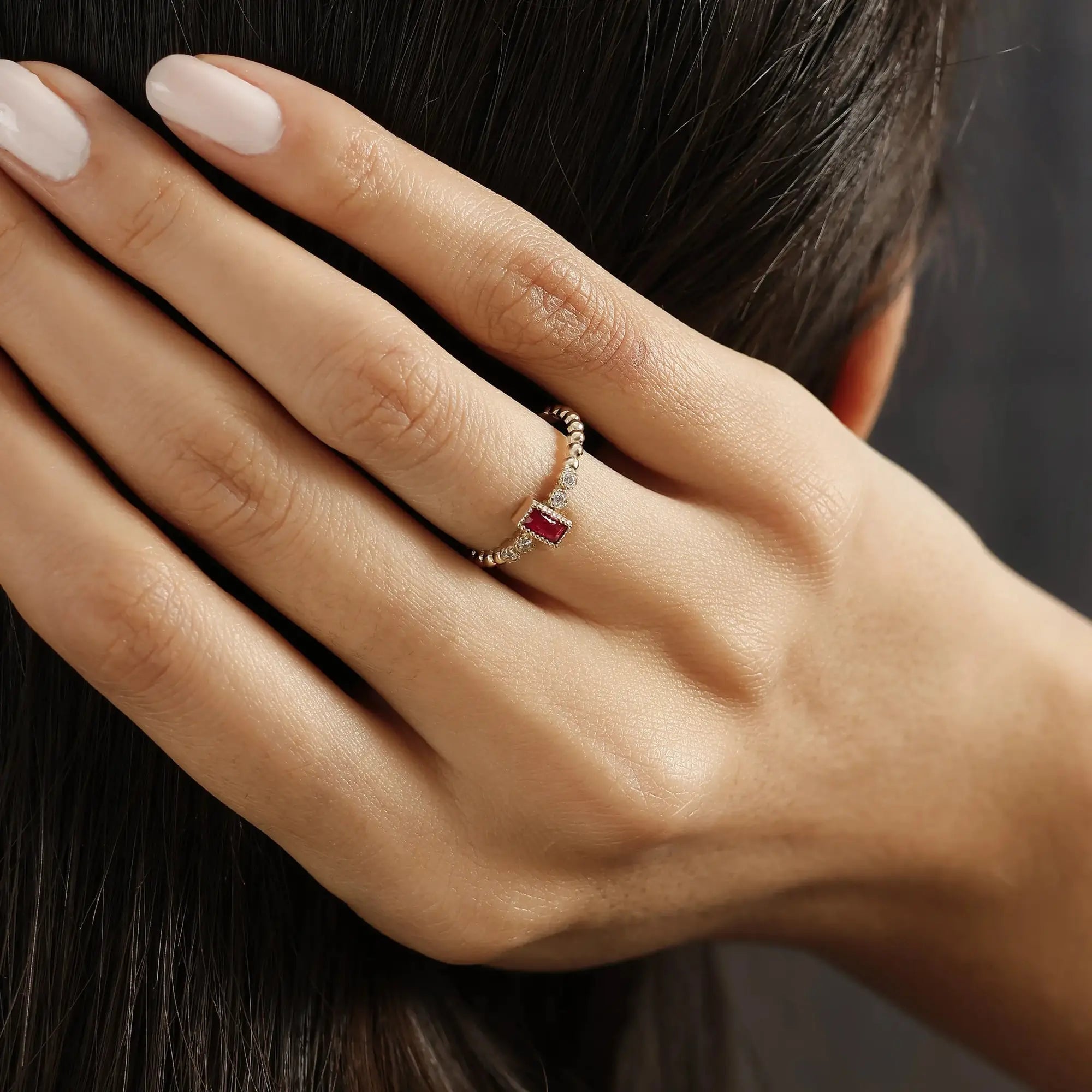 14 Ayar Altın Kırmızı Taşlı Bombeli Yüzük