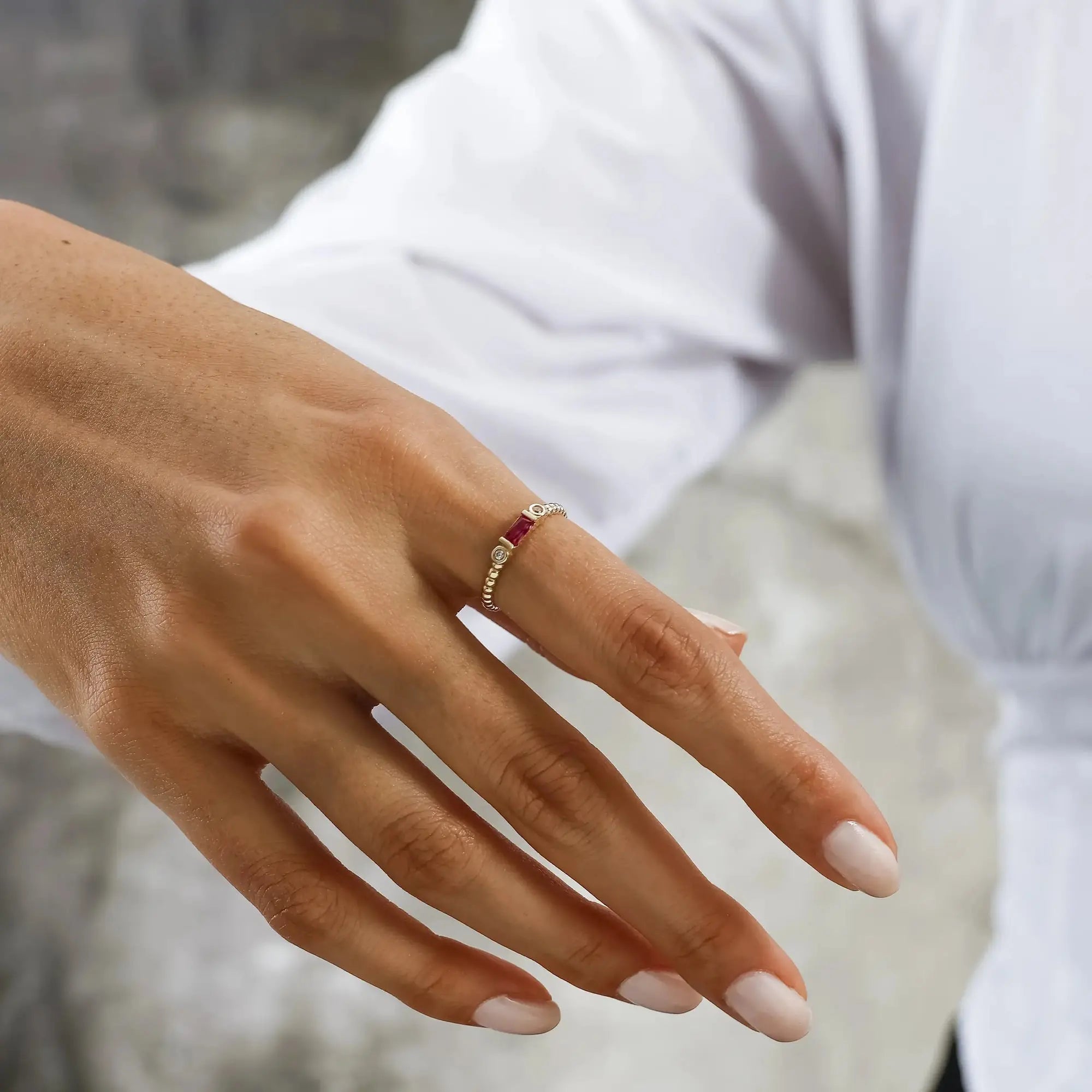 14 Ayar Altın Kırmızı Taşlı Mini Yüzük