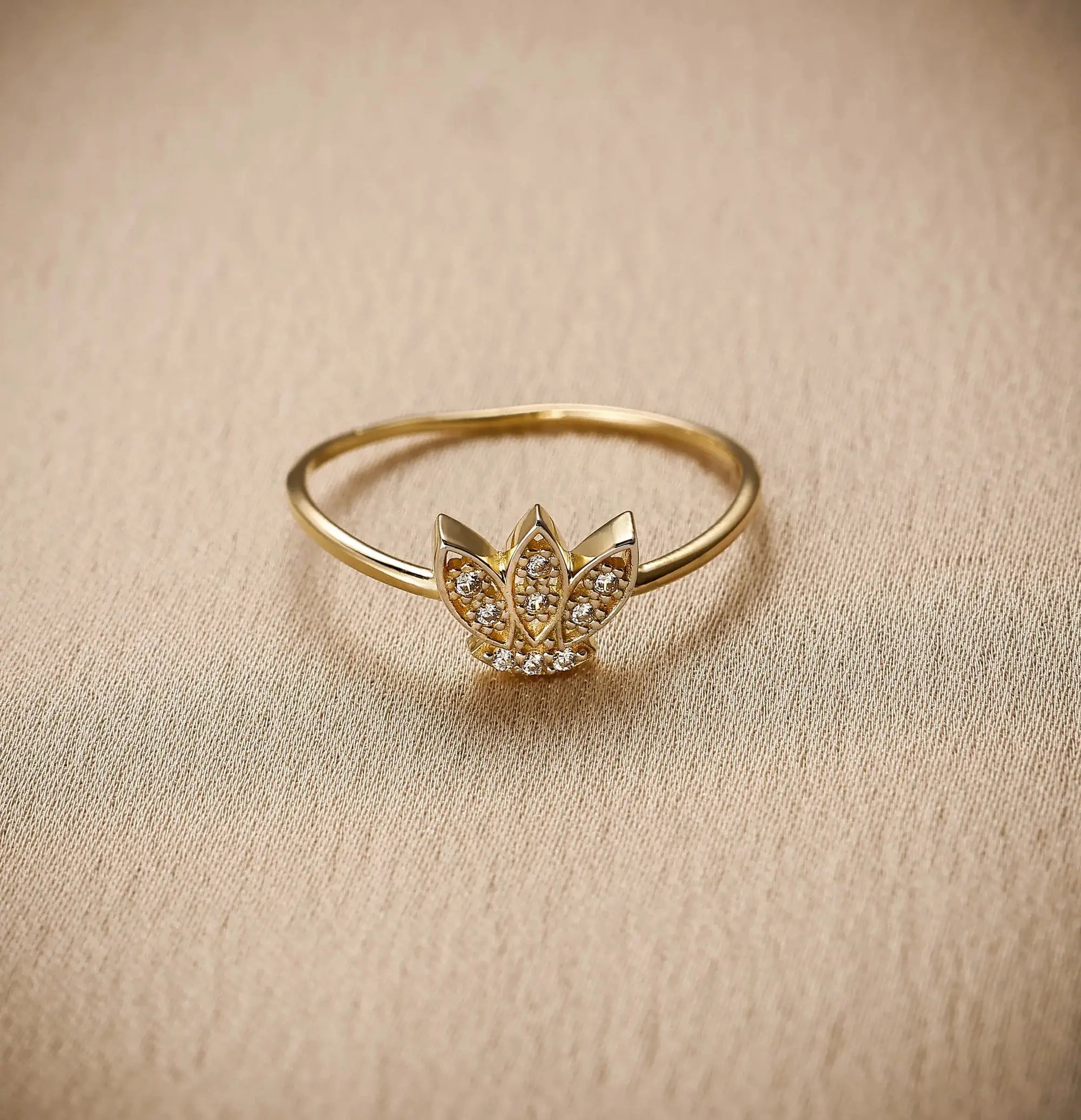 14 Ayar Altın Lotus Mini Yüzük