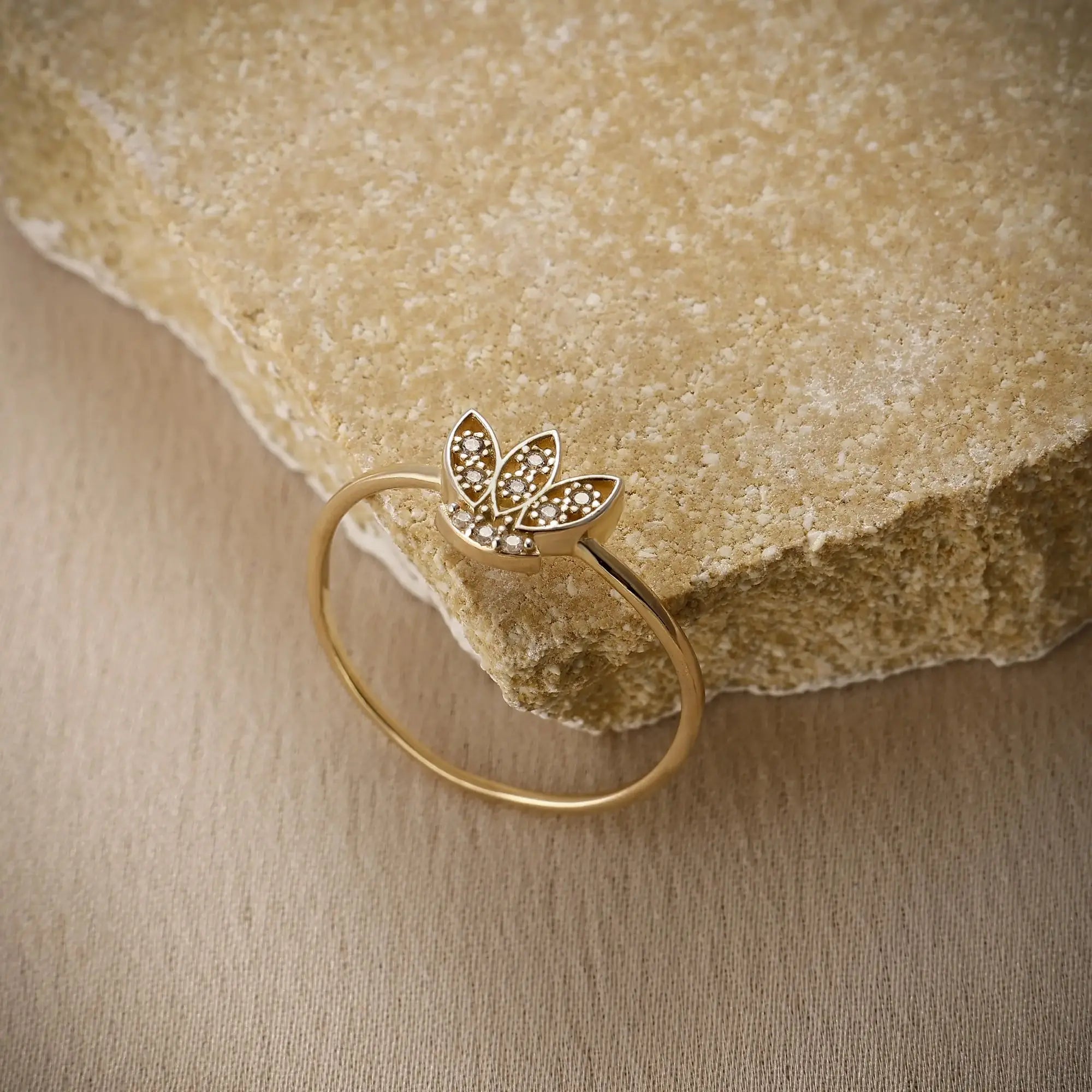 14 Ayar Altın Lotus Mini Yüzük