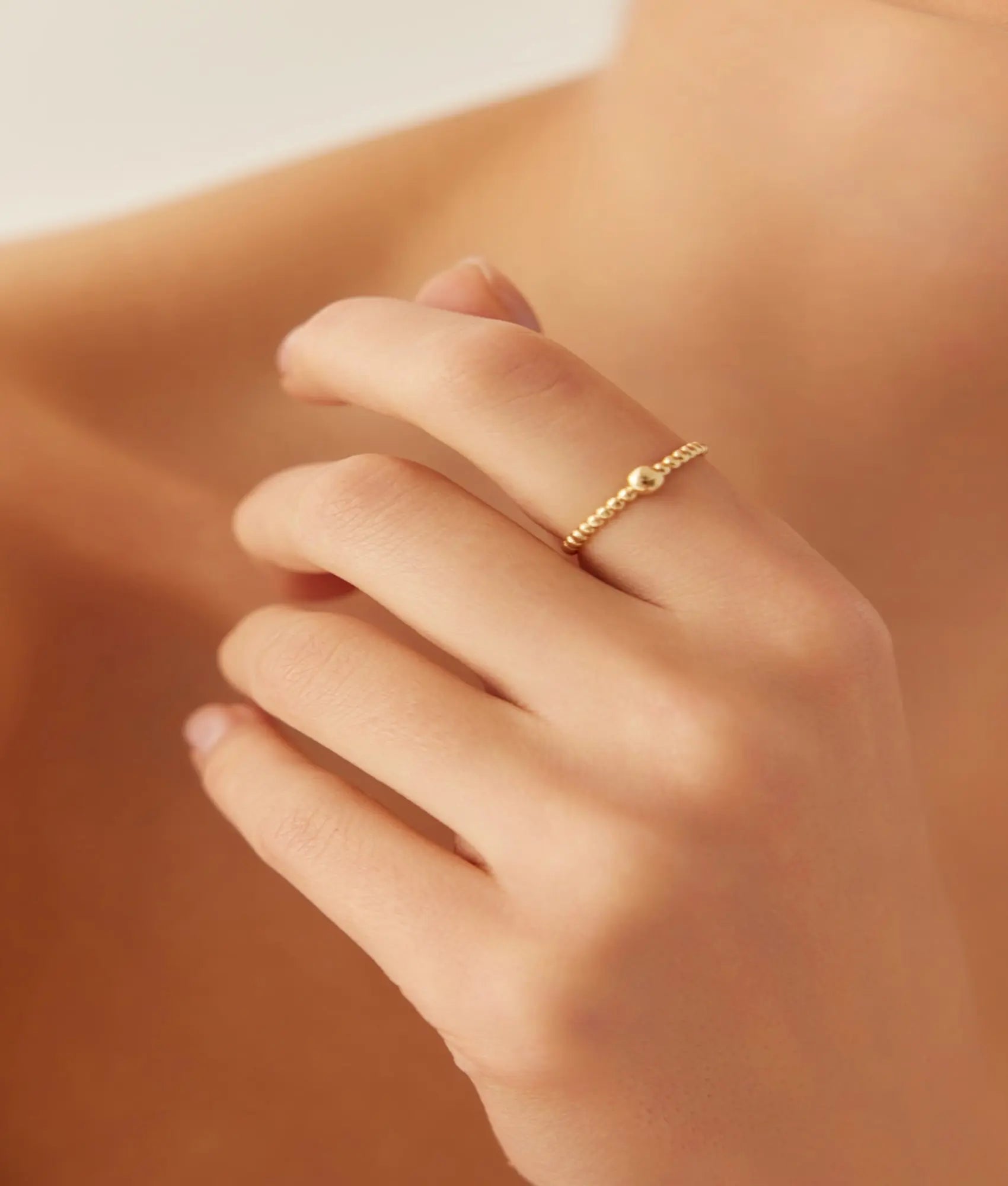 14 Ayar Altın Minimal Topçuk Yüzük