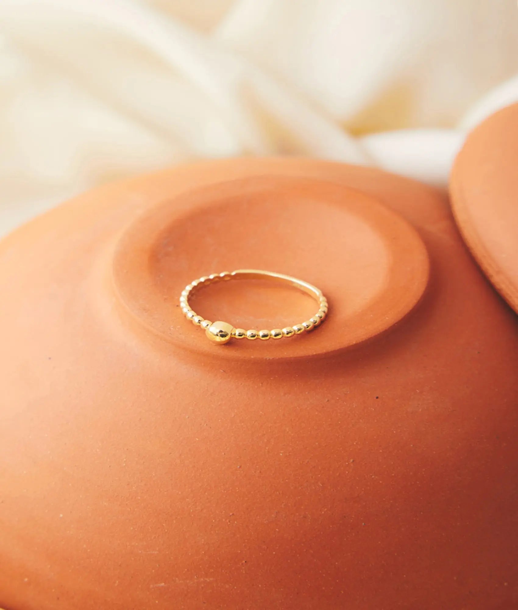 14 Ayar Altın Minimal Topçuk Yüzük