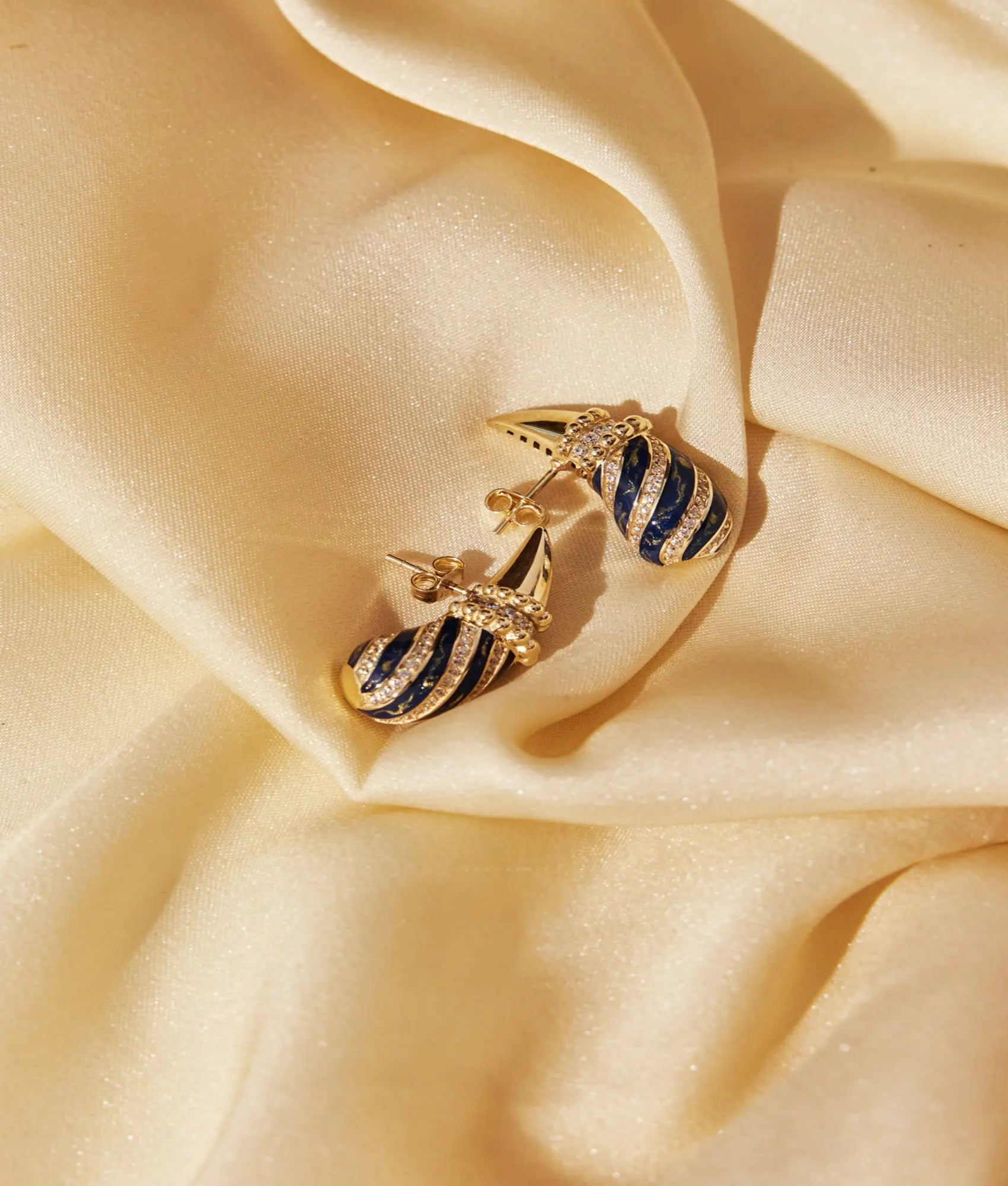 14 Ayar Altın Okyanusya Küpe