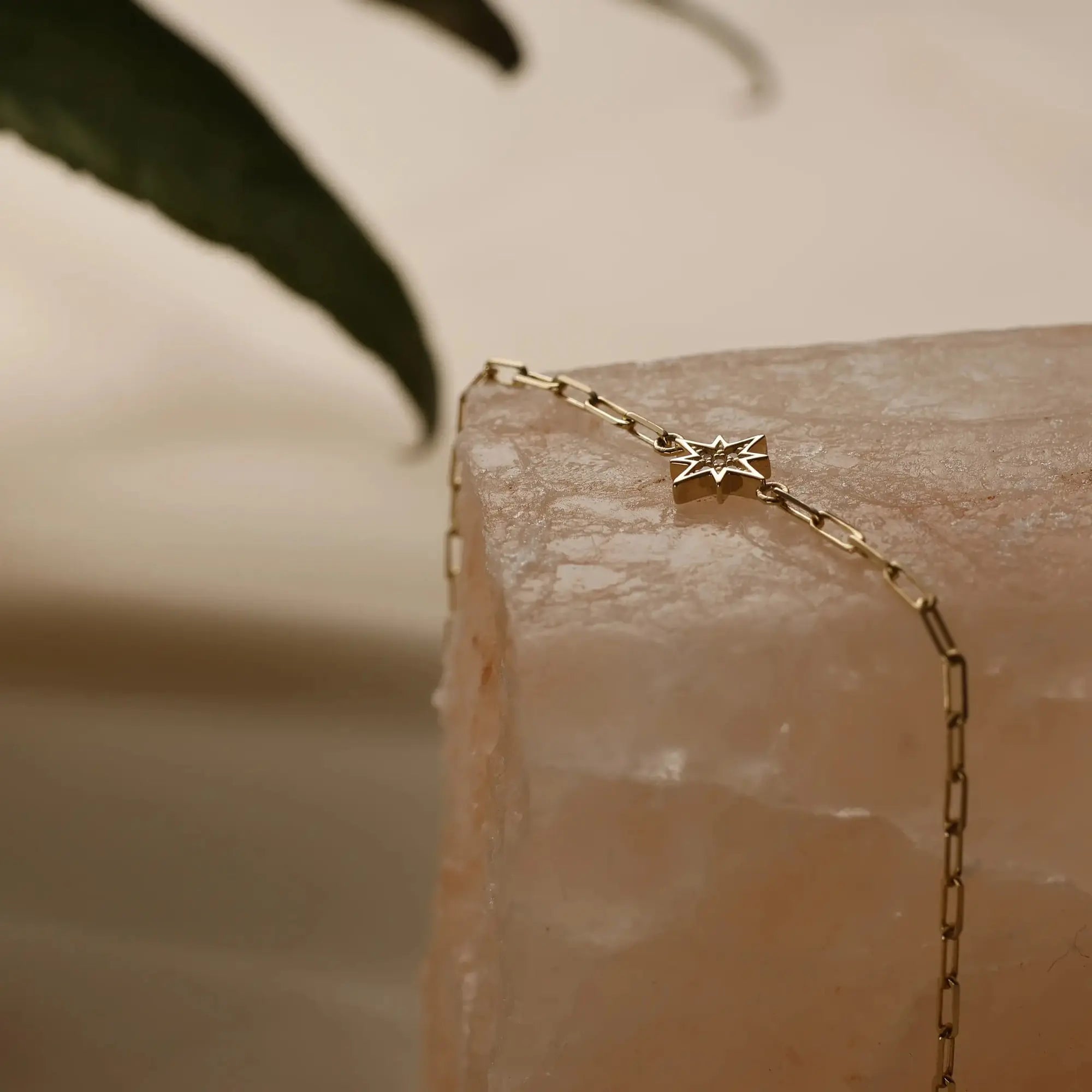 14 Ayar Altın Parıltılı Yıldız Figür Bileklik