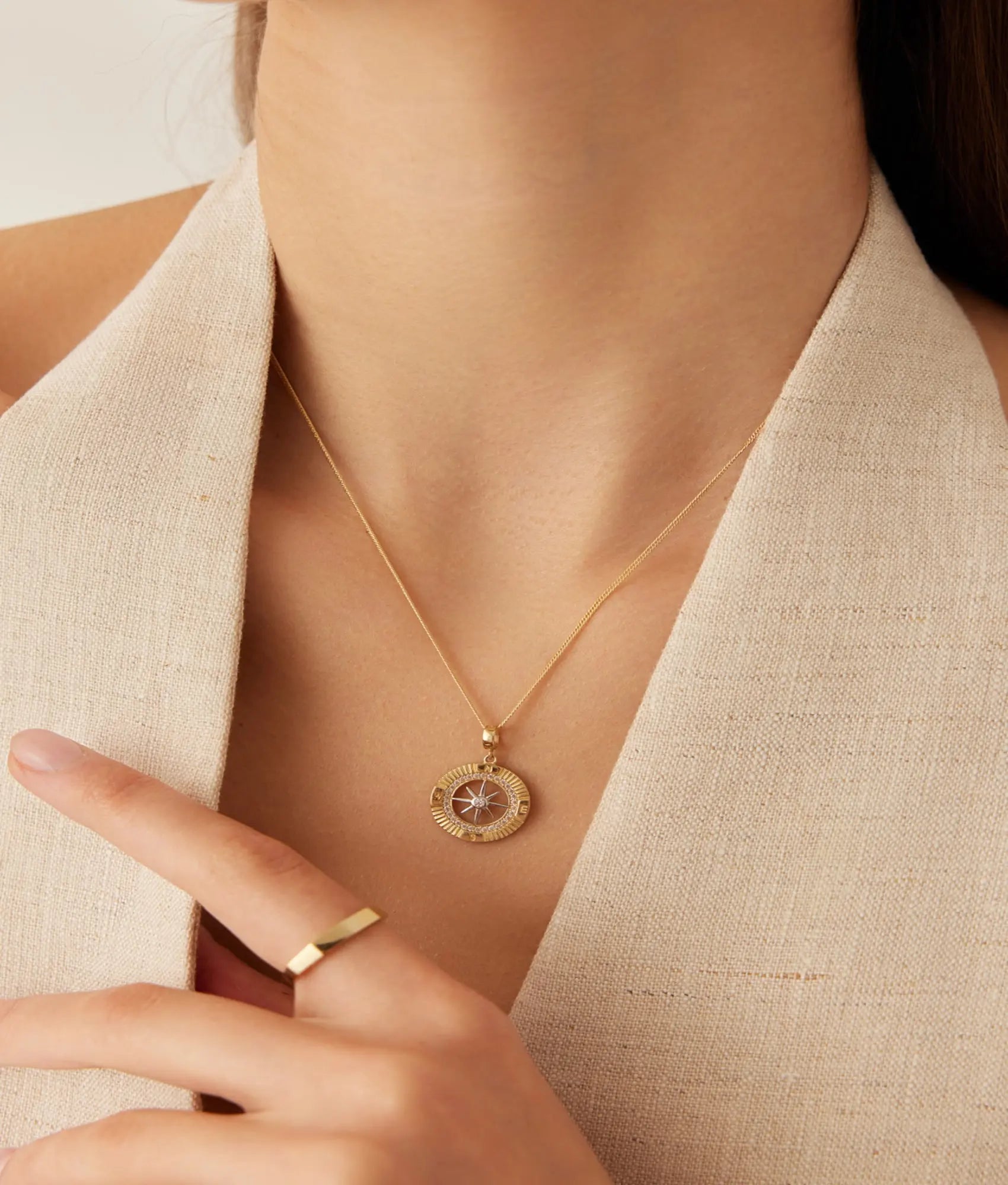 14 Ayar Altın Pusula Kolye