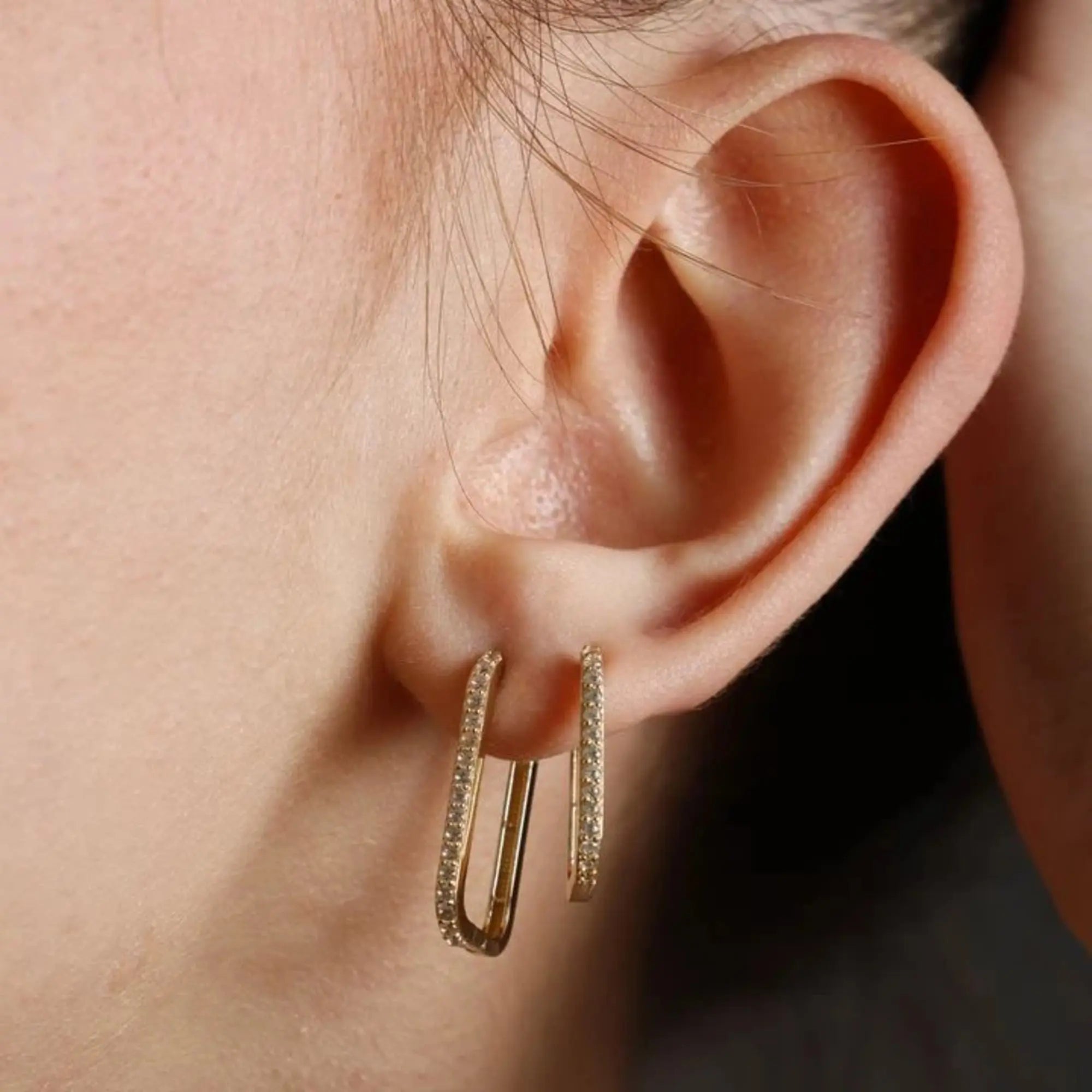 14 Ayar Altın Taşlı Ataç Küpe - M