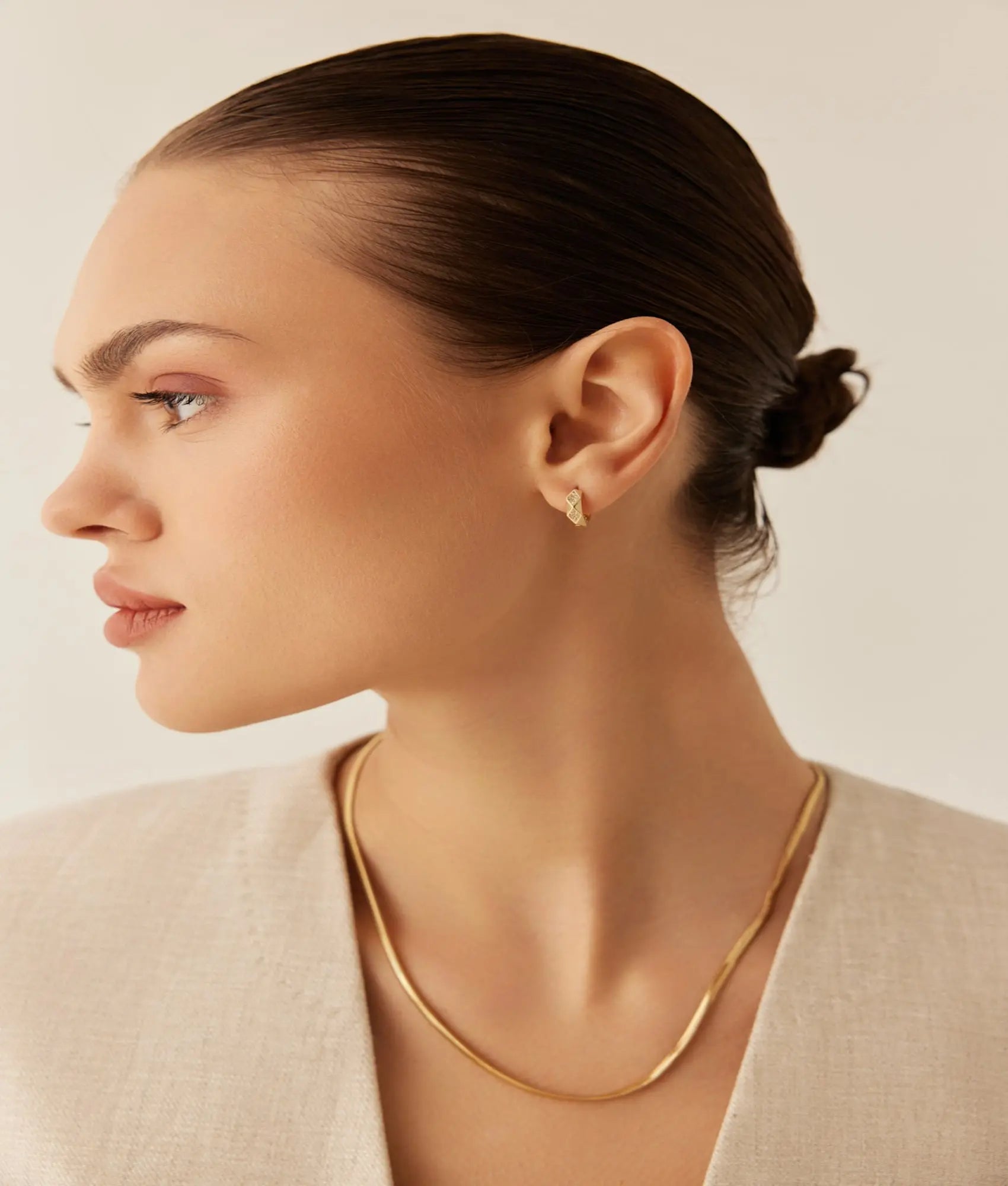 14 Ayar Altın Taşlı Baklava Dilimli Halka Küpe 1,2 cm