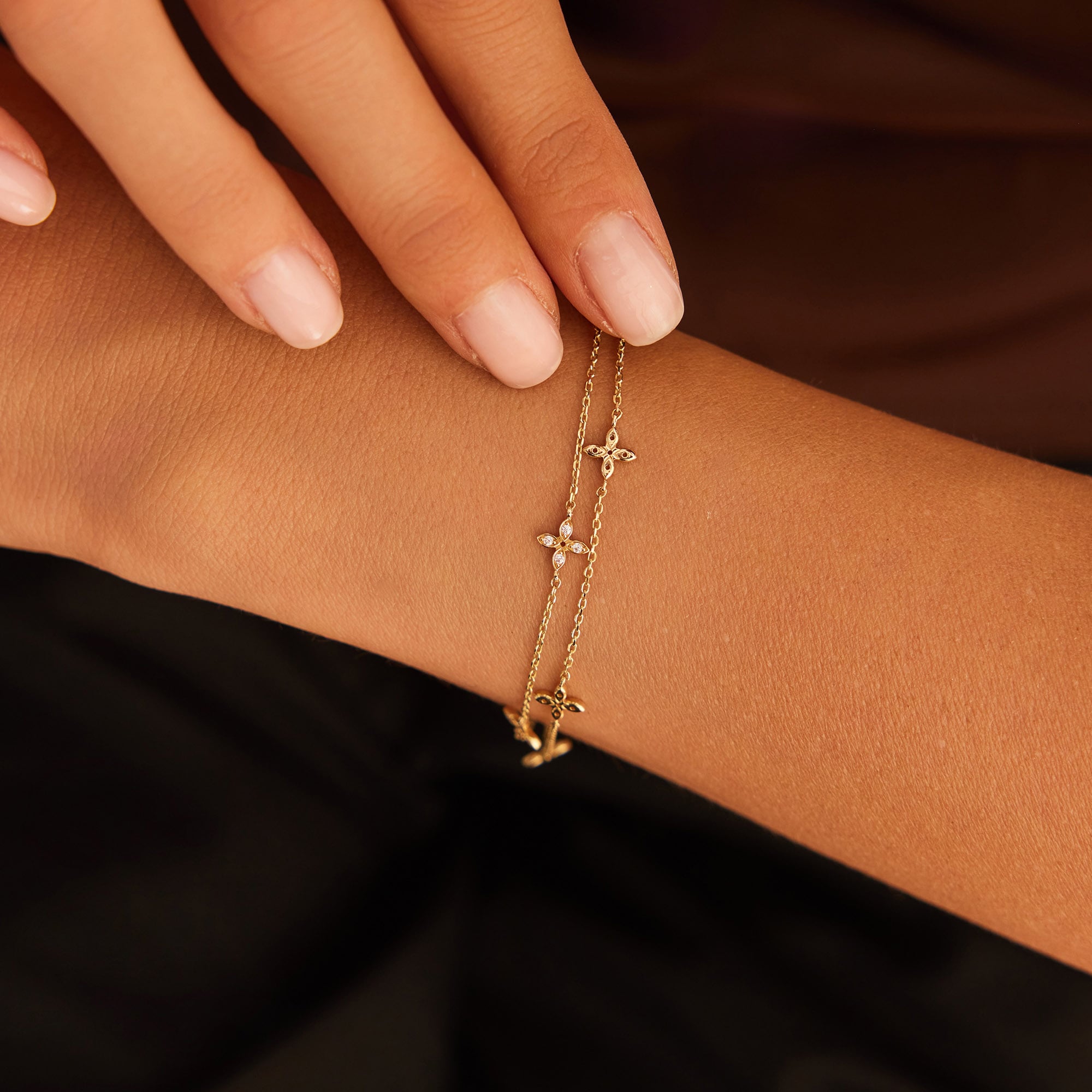 14 Ayar Altın Taşlı Çiçekli Bileklik