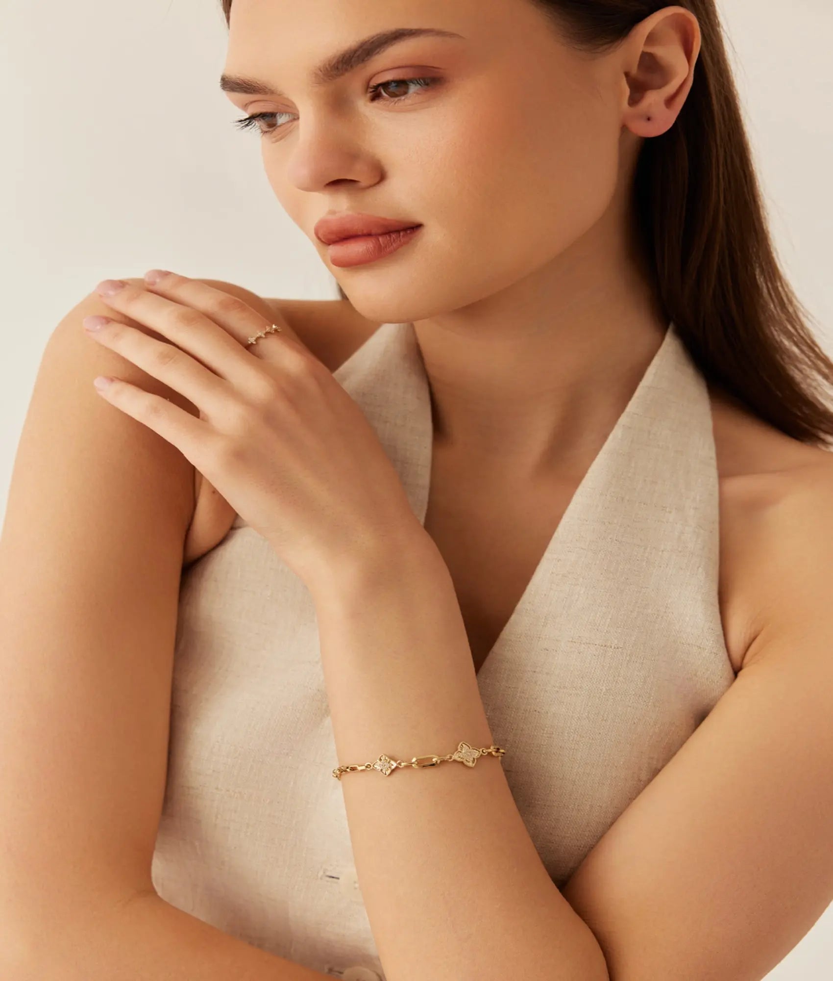 14 Ayar Altın Taşlı Çiçekli Bileklik