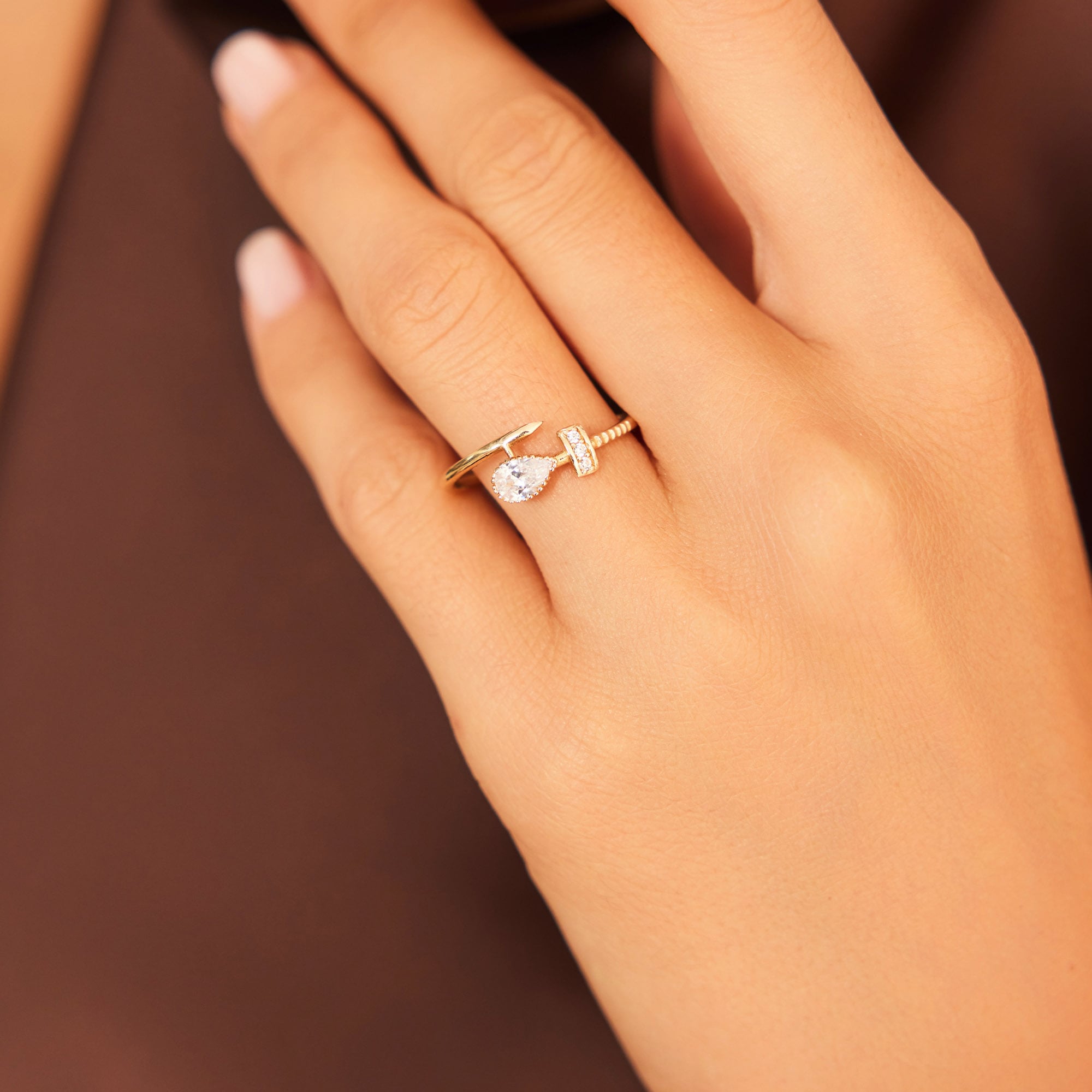 14 Ayar Altın Taşlı Damla Yüzük