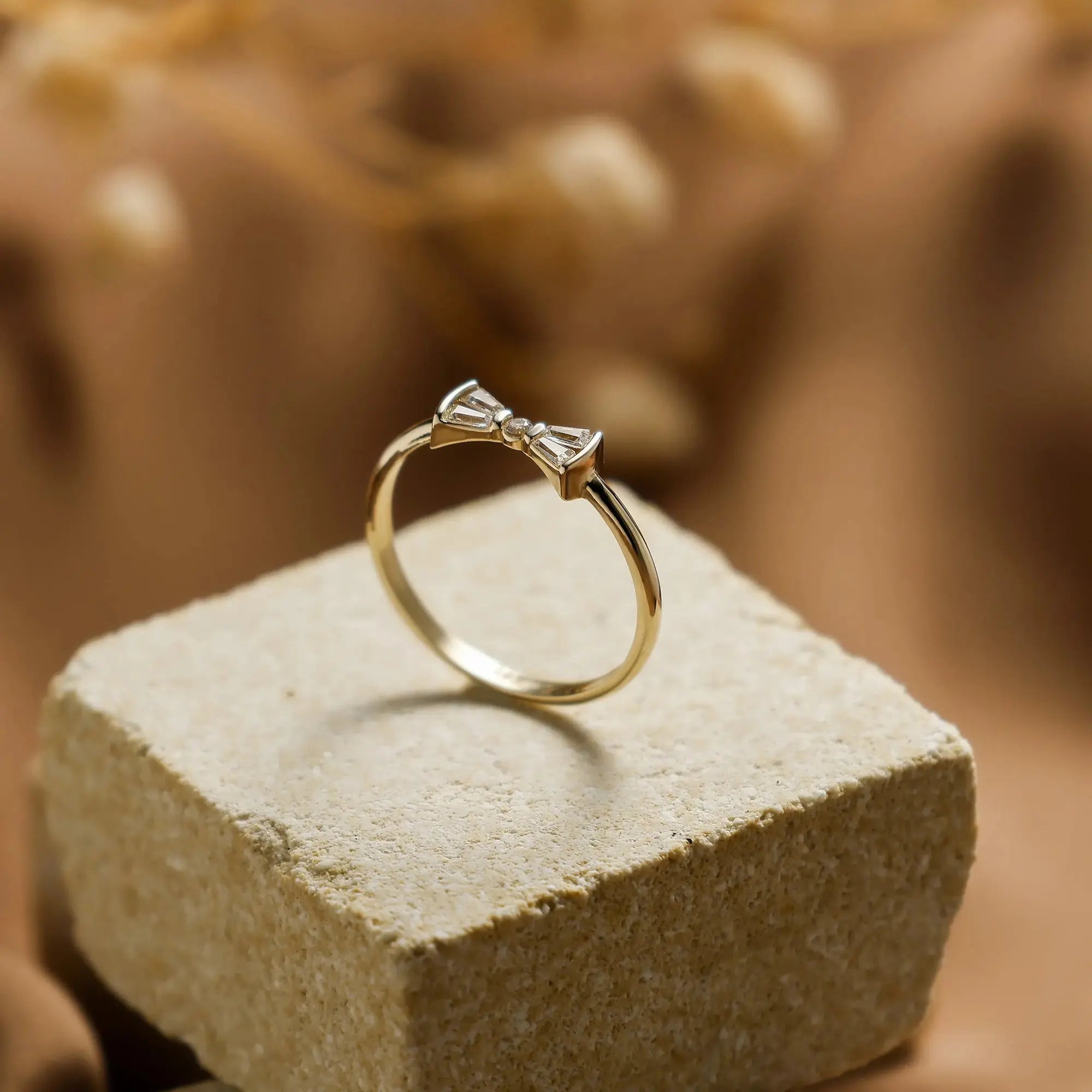 14 Ayar Altın Taşlı Fiyonk Mini Yüzük