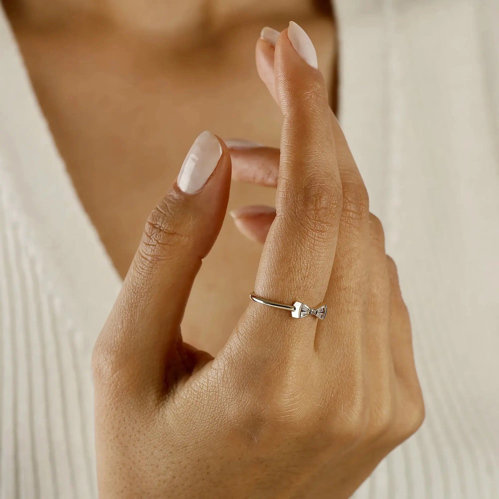 14 Ayar Altın Taşlı Fiyonk Mini Yüzük