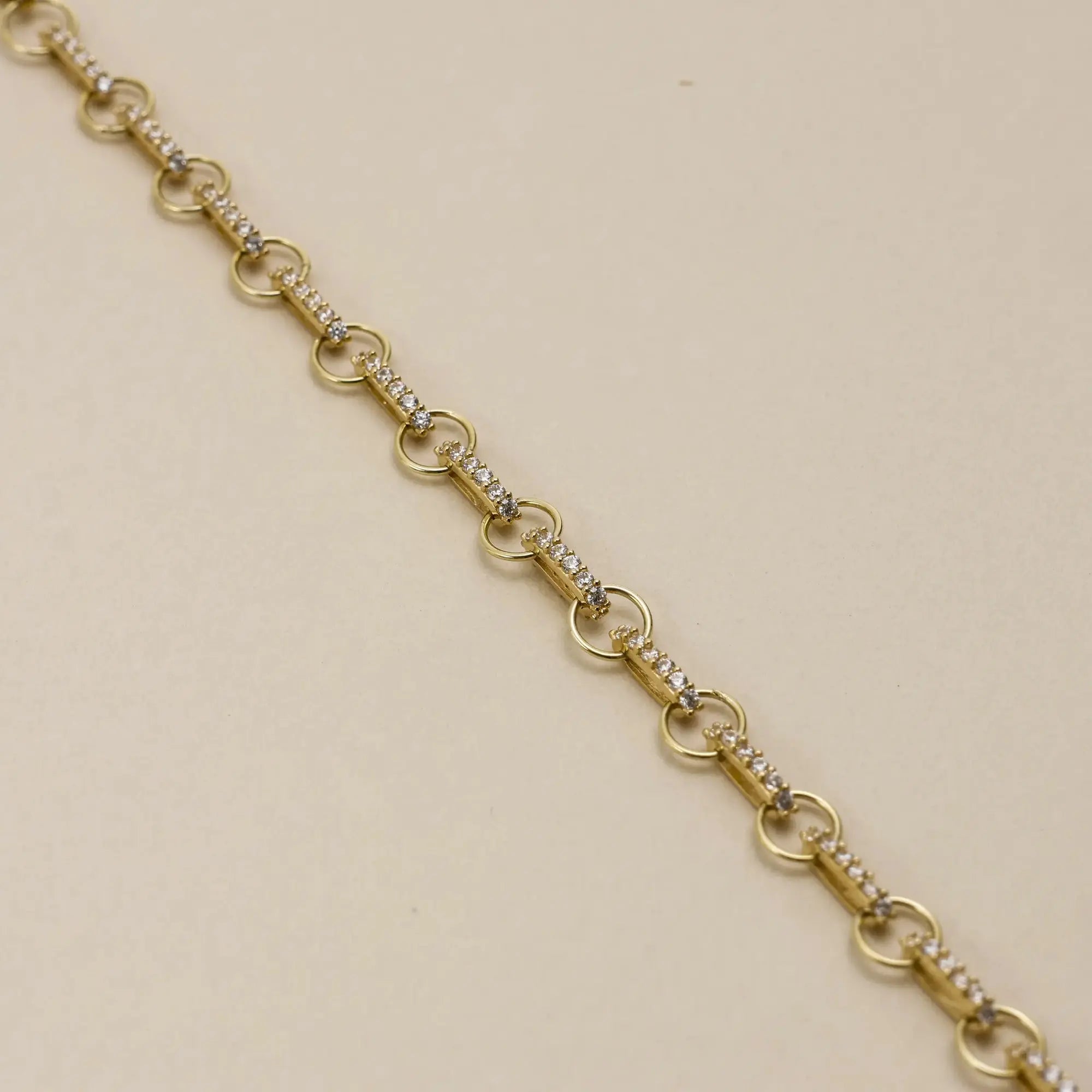 14 Ayar Altın Taşlı Halka Trend Bileklik