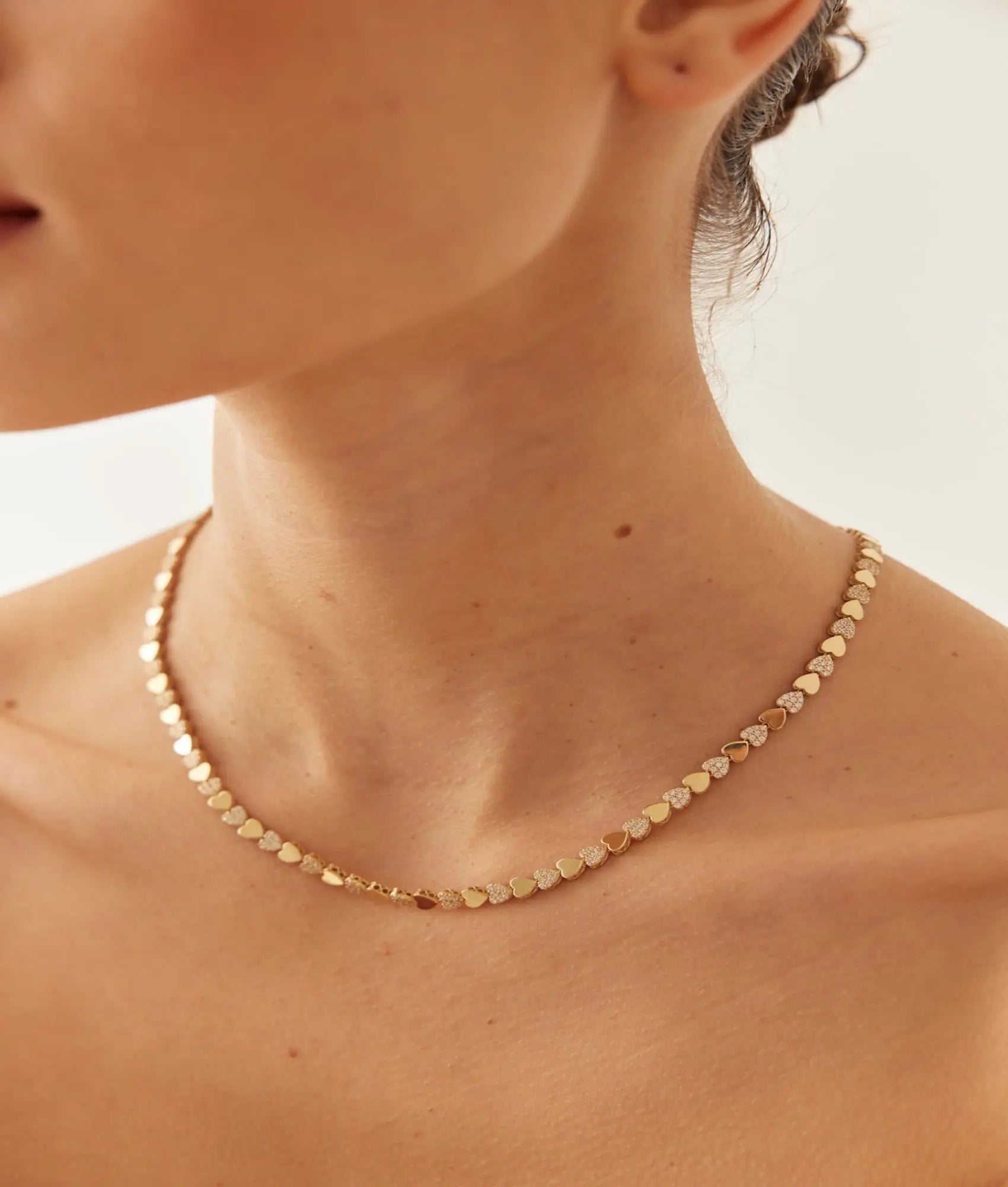 14 Ayar Altın Taşlı Kalp Sıralı Kolye