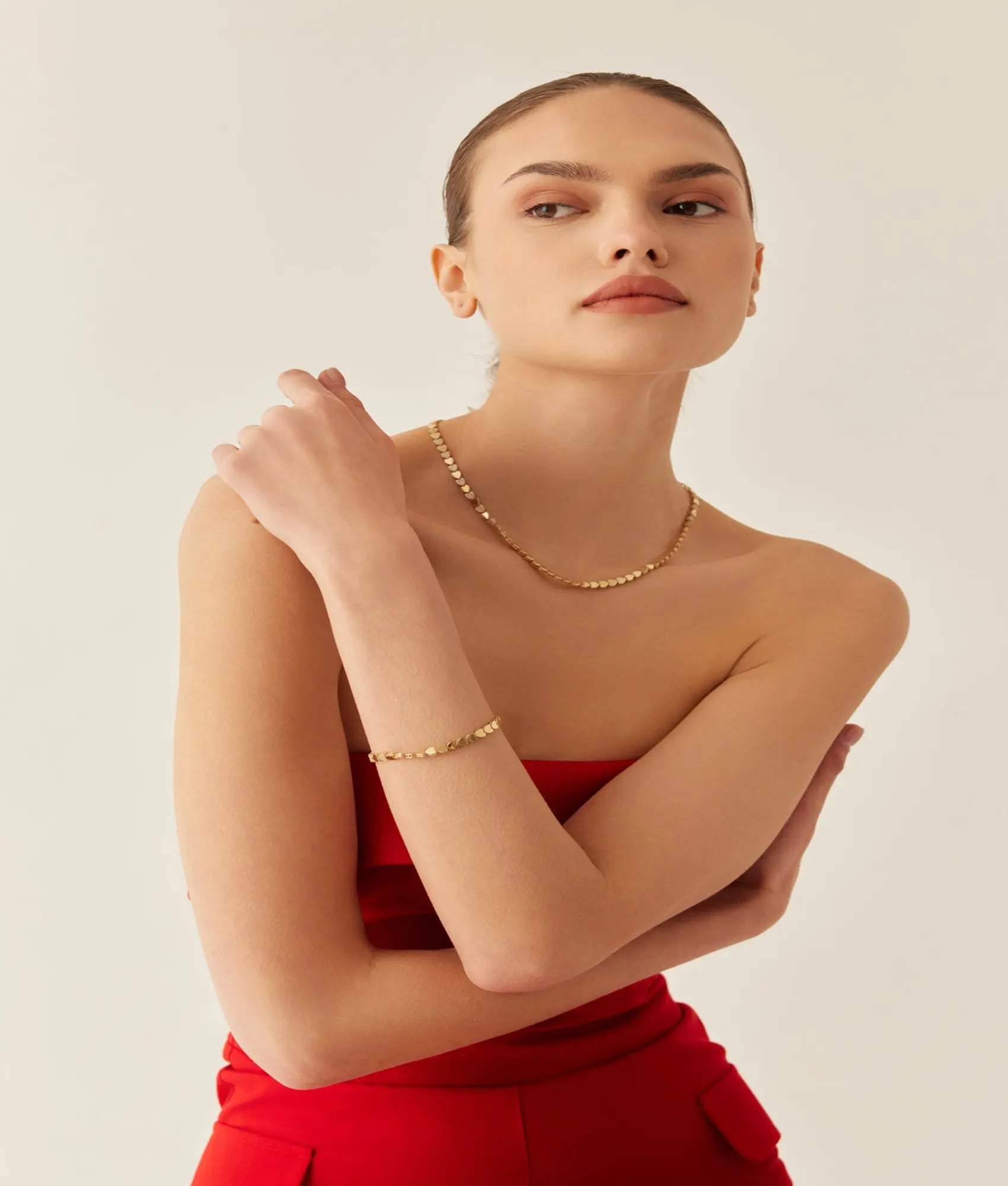 14 Ayar Altın Taşlı Kalp Sıralı Kolye