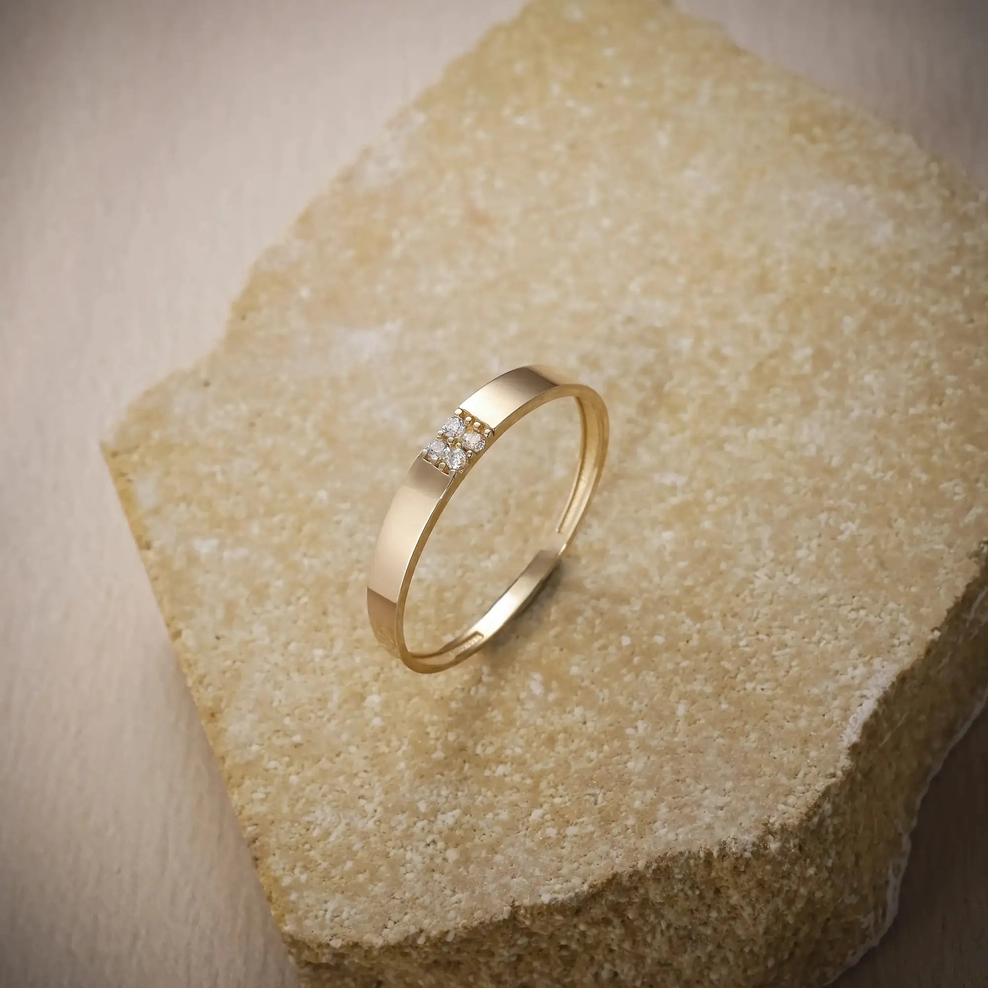 14 Ayar Altın Taşlı Mini Yüzük