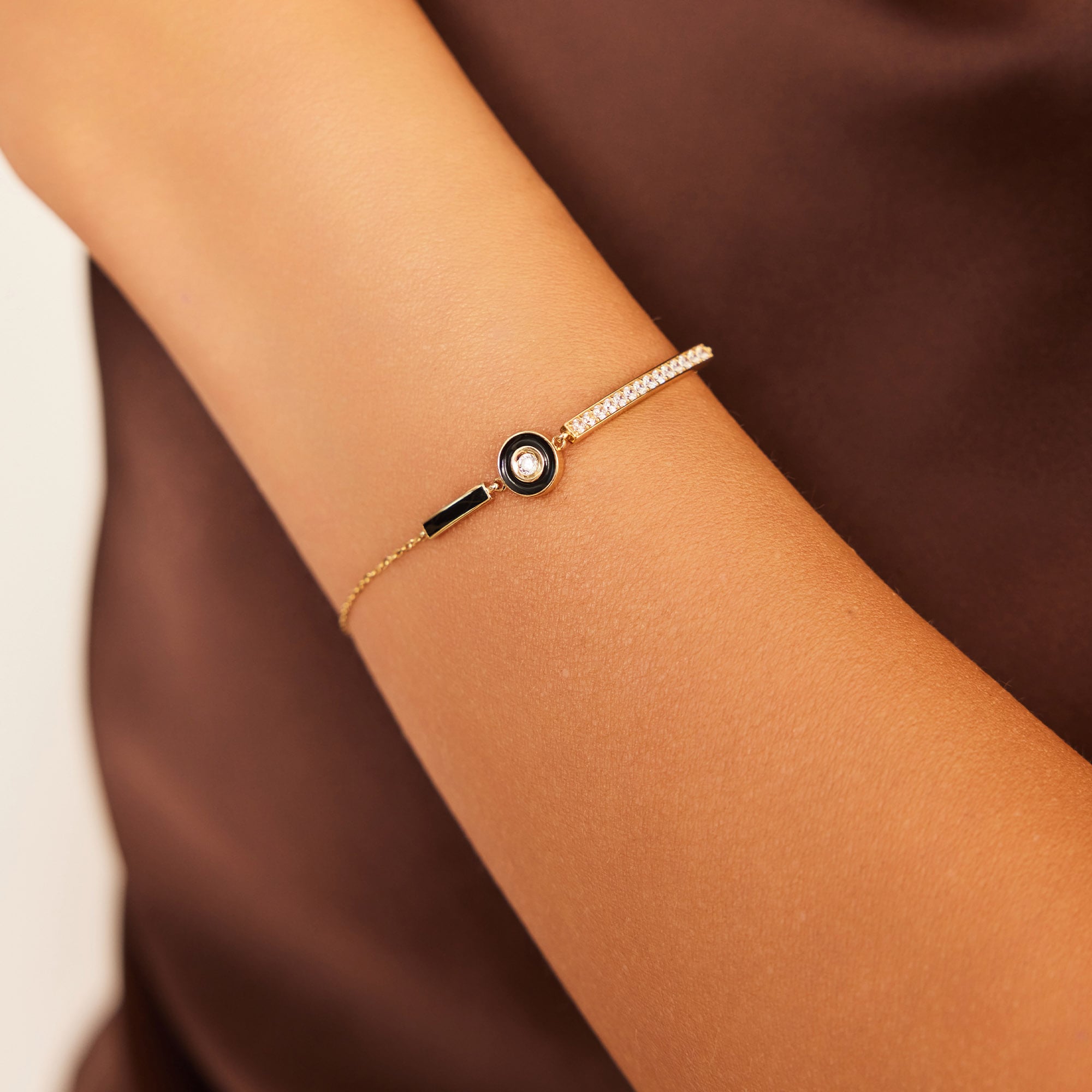 14 Ayar Altın Taşlı Siyah Bileklik