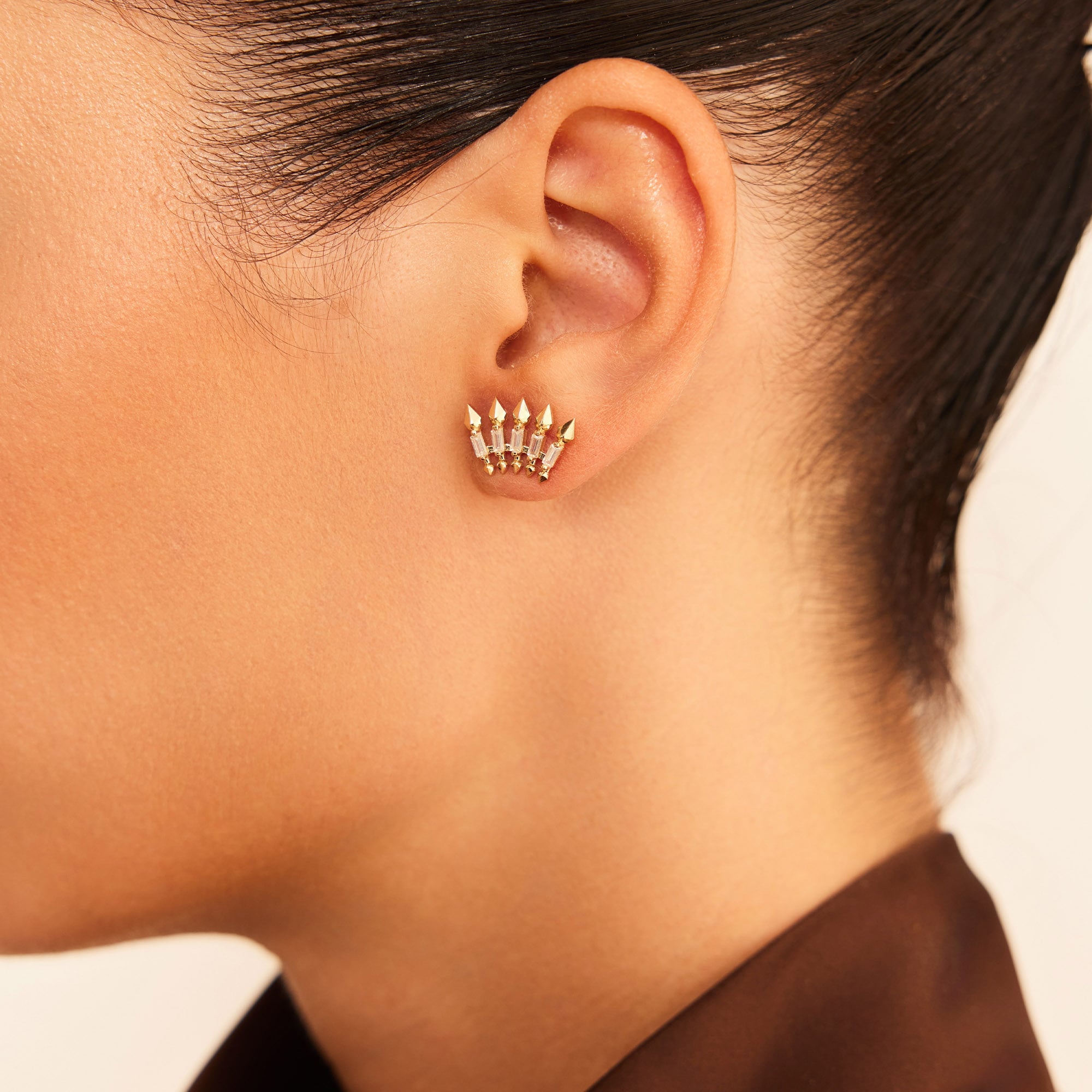 14 Ayar Altın Taşlı Tasarım Küpe