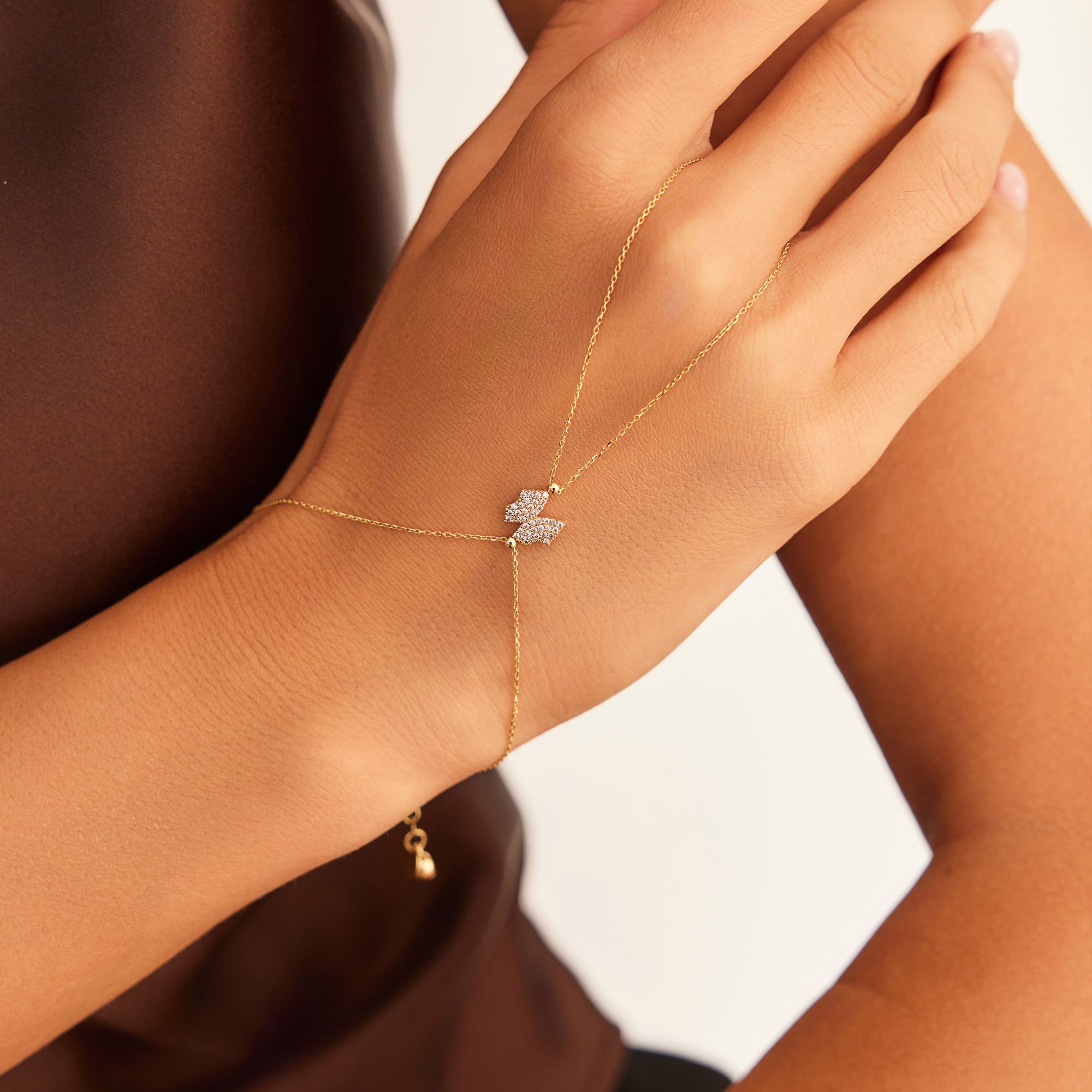 14 Ayar Altın Taşlı Tasarım Şahmeran Bileklik