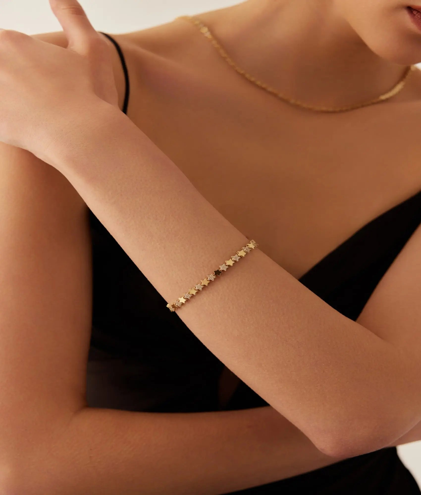 14 Ayar Altın Taşlı Yıldız Sarmalı Bileklik