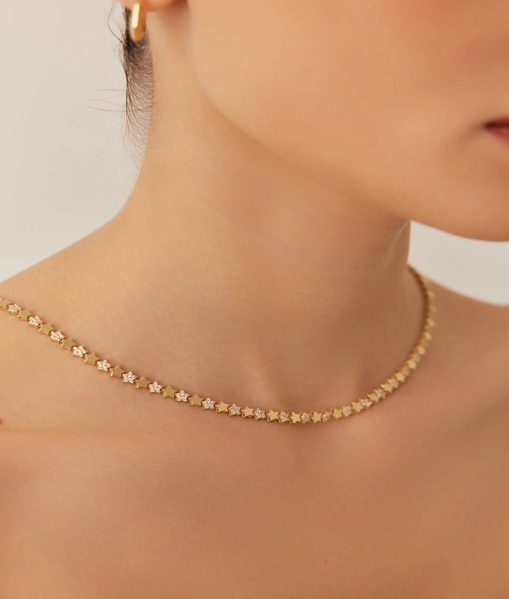 14 Ayar Altın Taşlı Yıldız Sarmalı Kolye