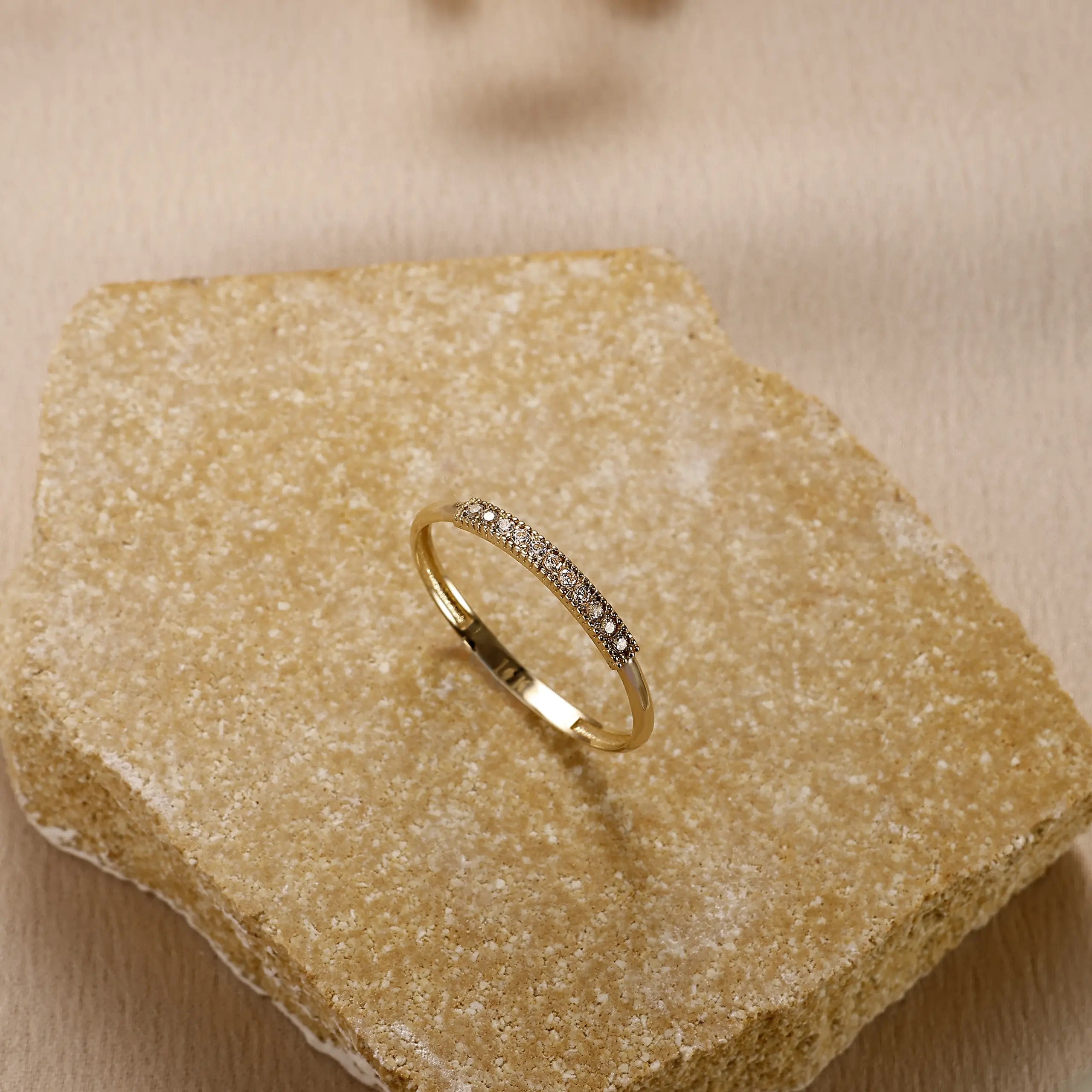 14 Ayar Altın Taşlı Yüzük