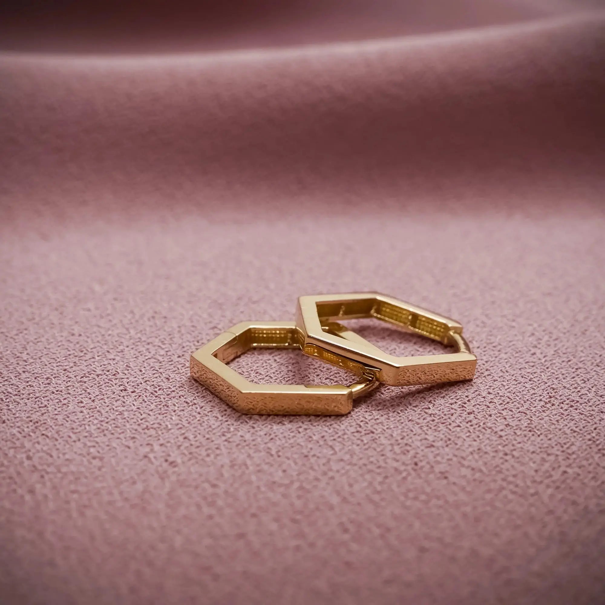 14 Ayar Altın Taşsız Altıgen Küpe