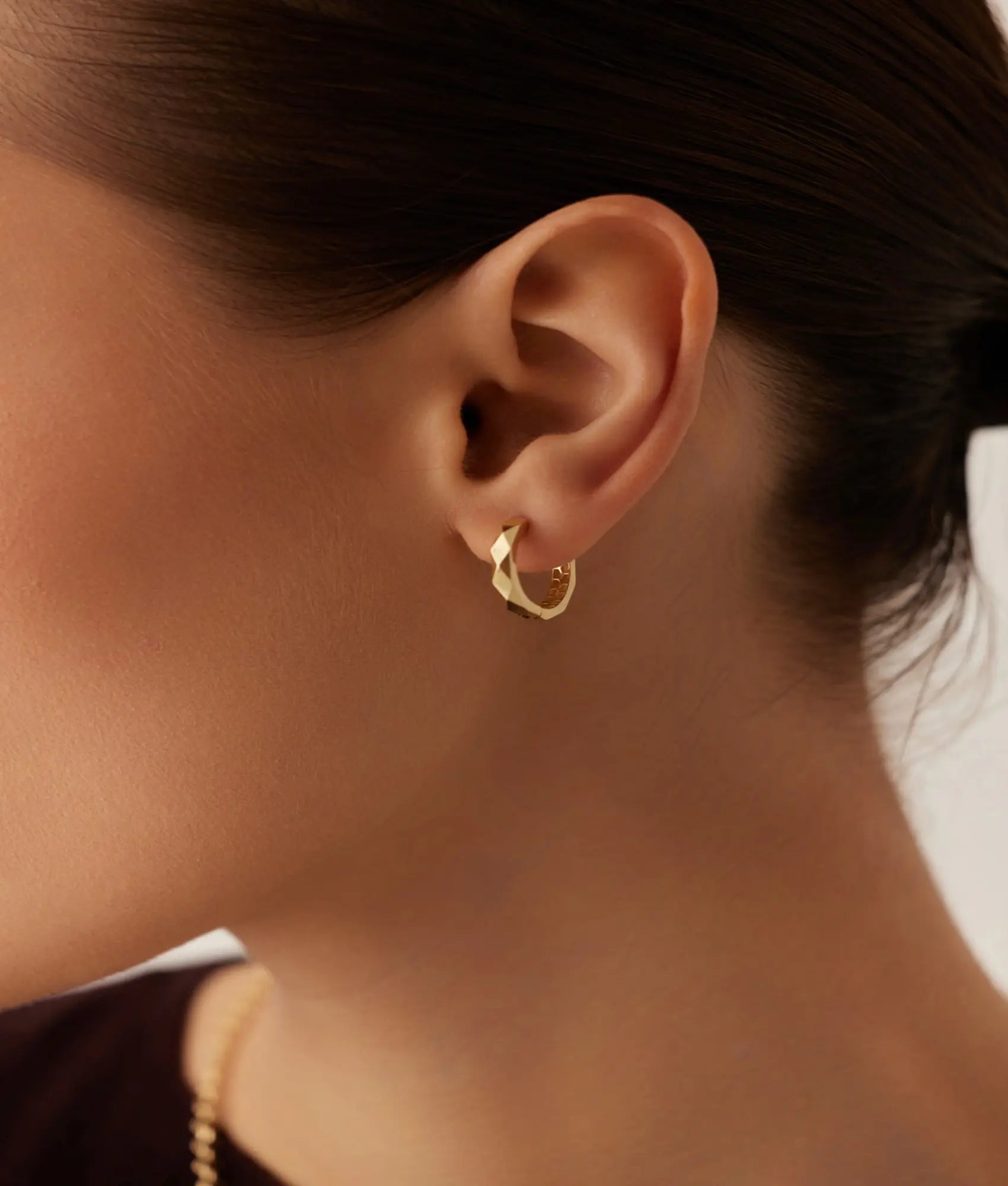 14 Ayar Altın Taşsız Baklava Dilim Halka Küpe 1,7 cm