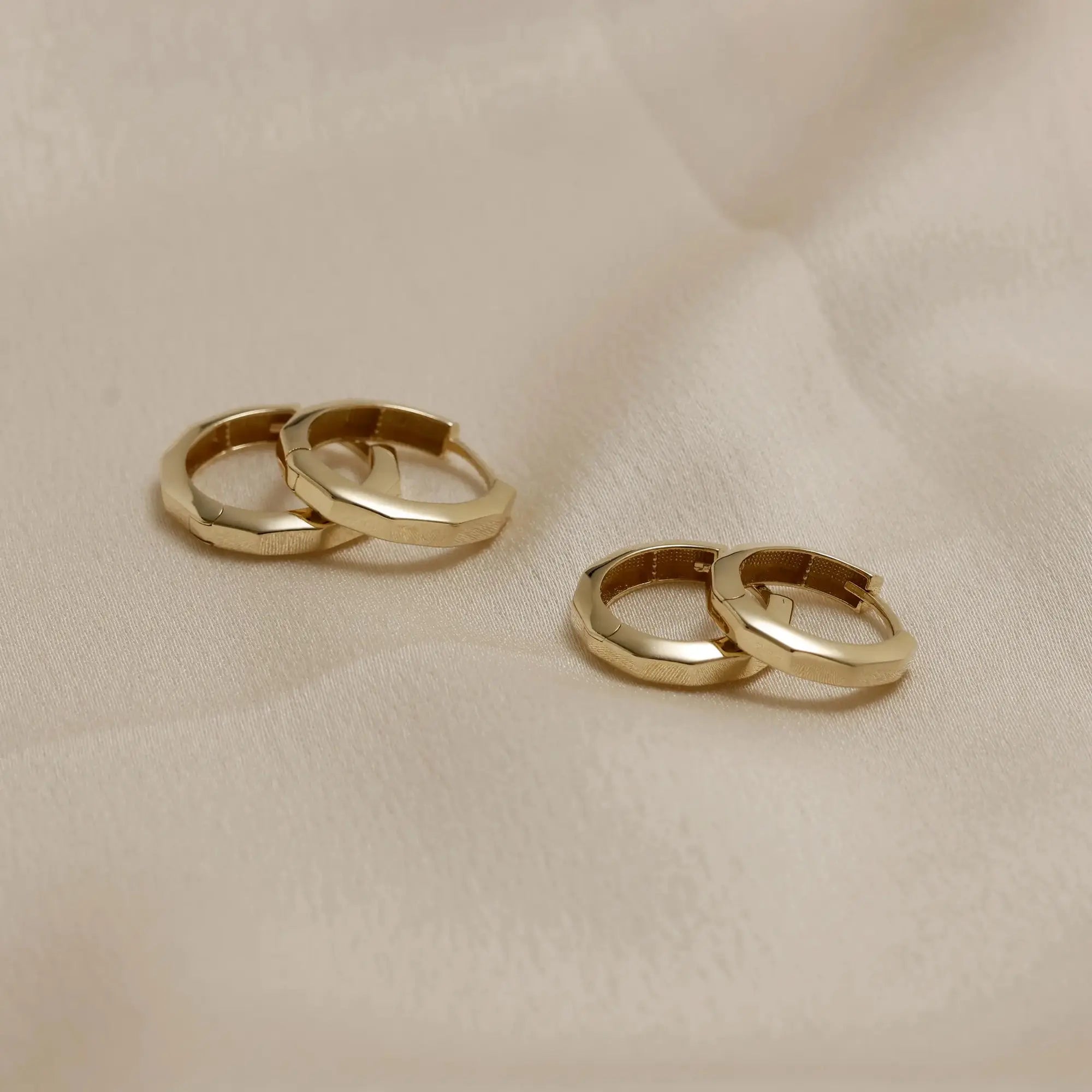 14 Ayar Altın Taşsız Geo Küpe - S