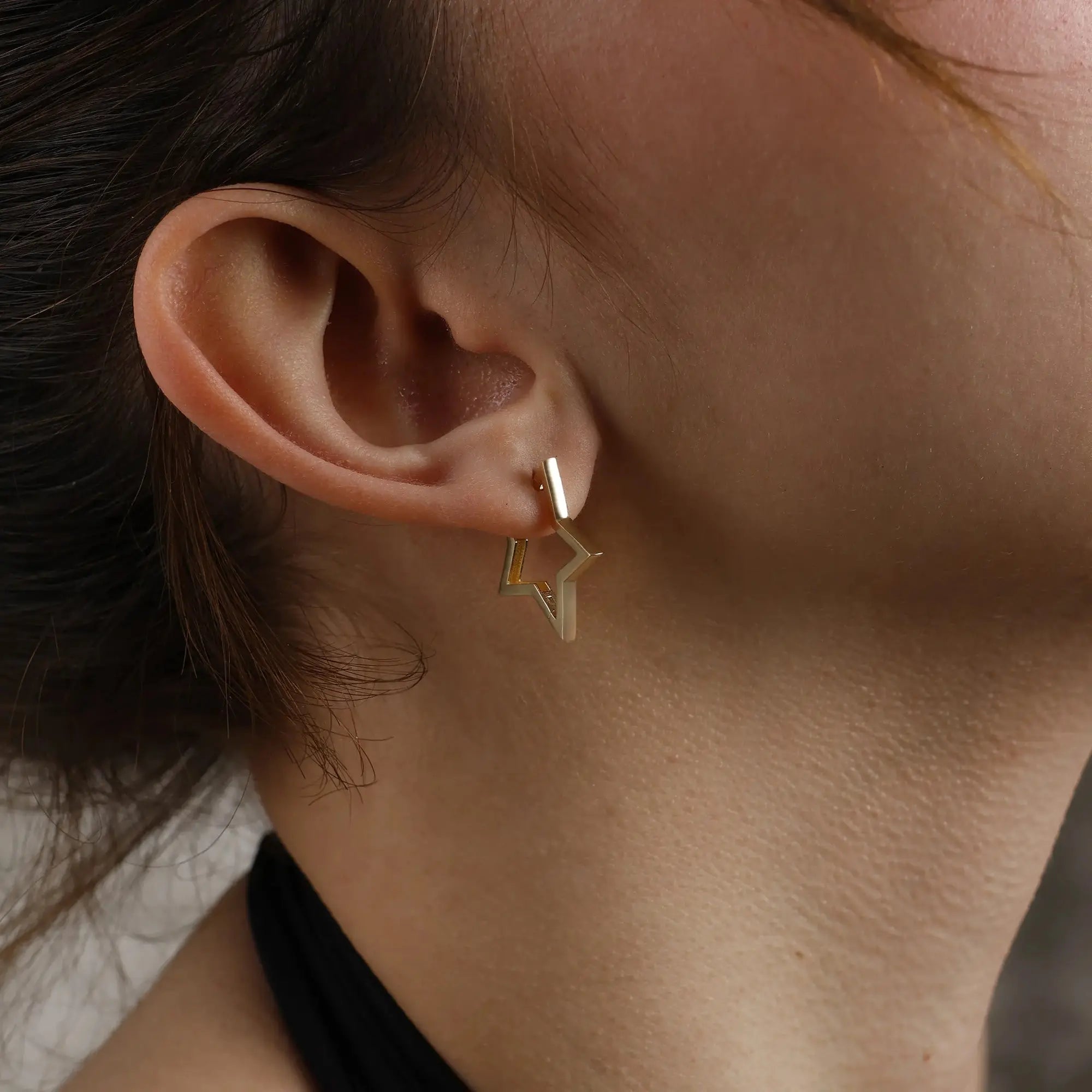 14 Ayar Altın Taşsız Yıldız Küpe - M