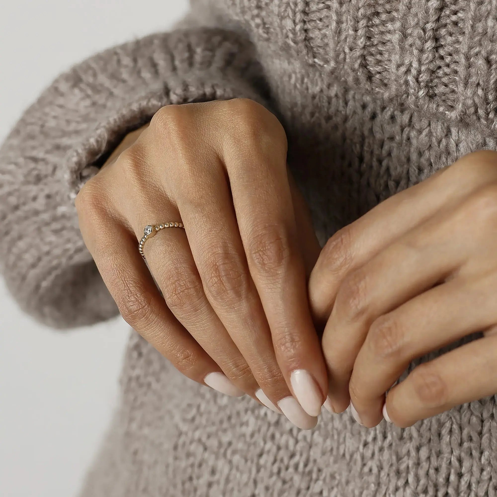 14 Ayar Altın Tek Taş Bombeli Mini Yüzük