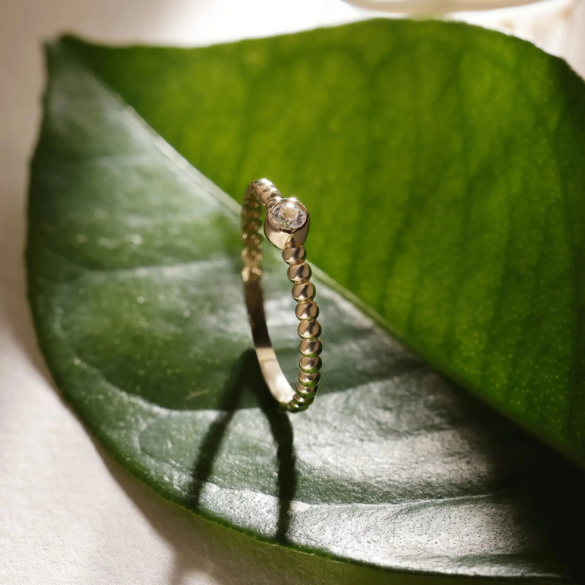 14 Ayar Altın Tek Taş Bombeli Mini Yüzük