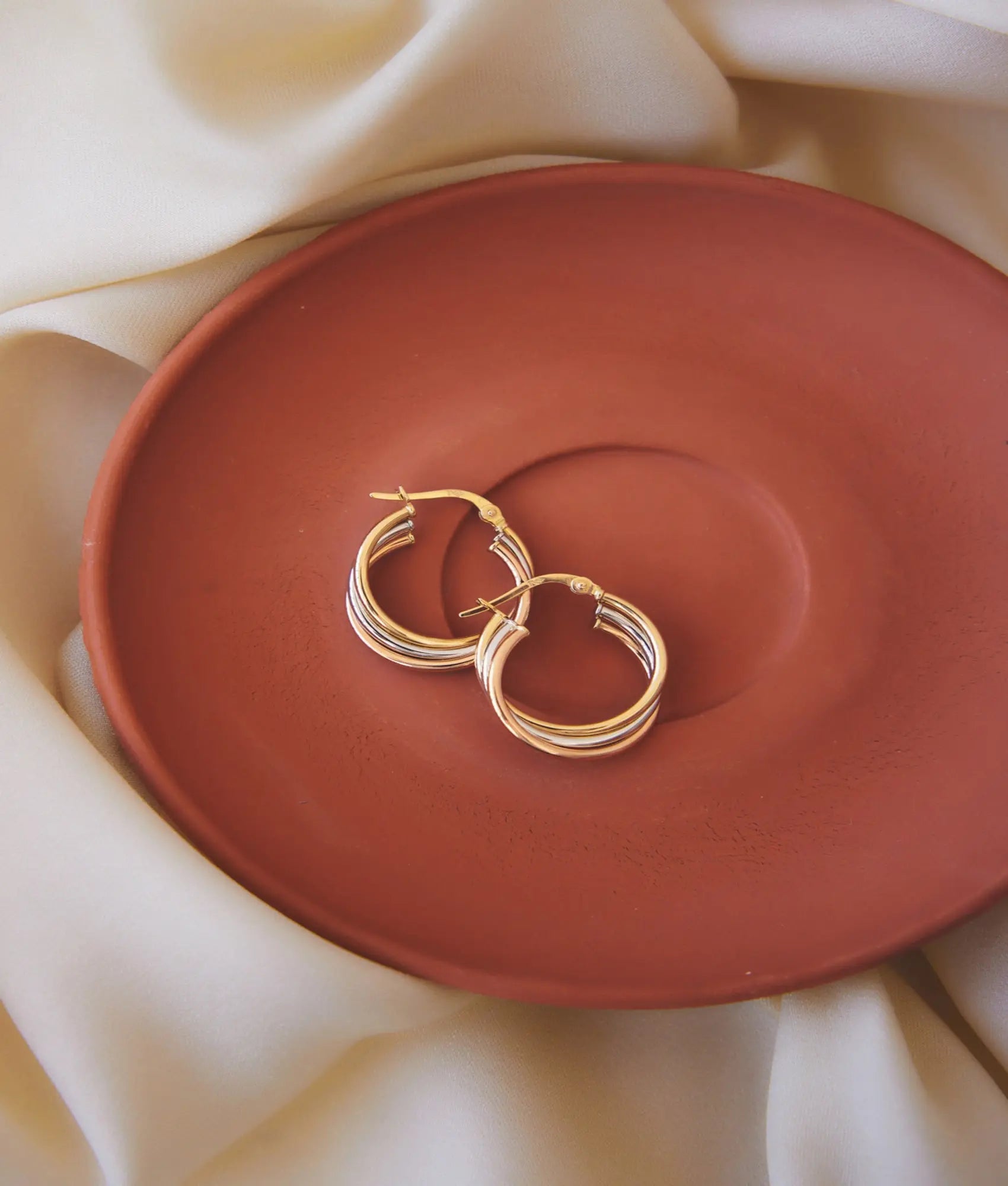 14 Ayar Altın Üç Renk Sarmal Halkalı Küpe