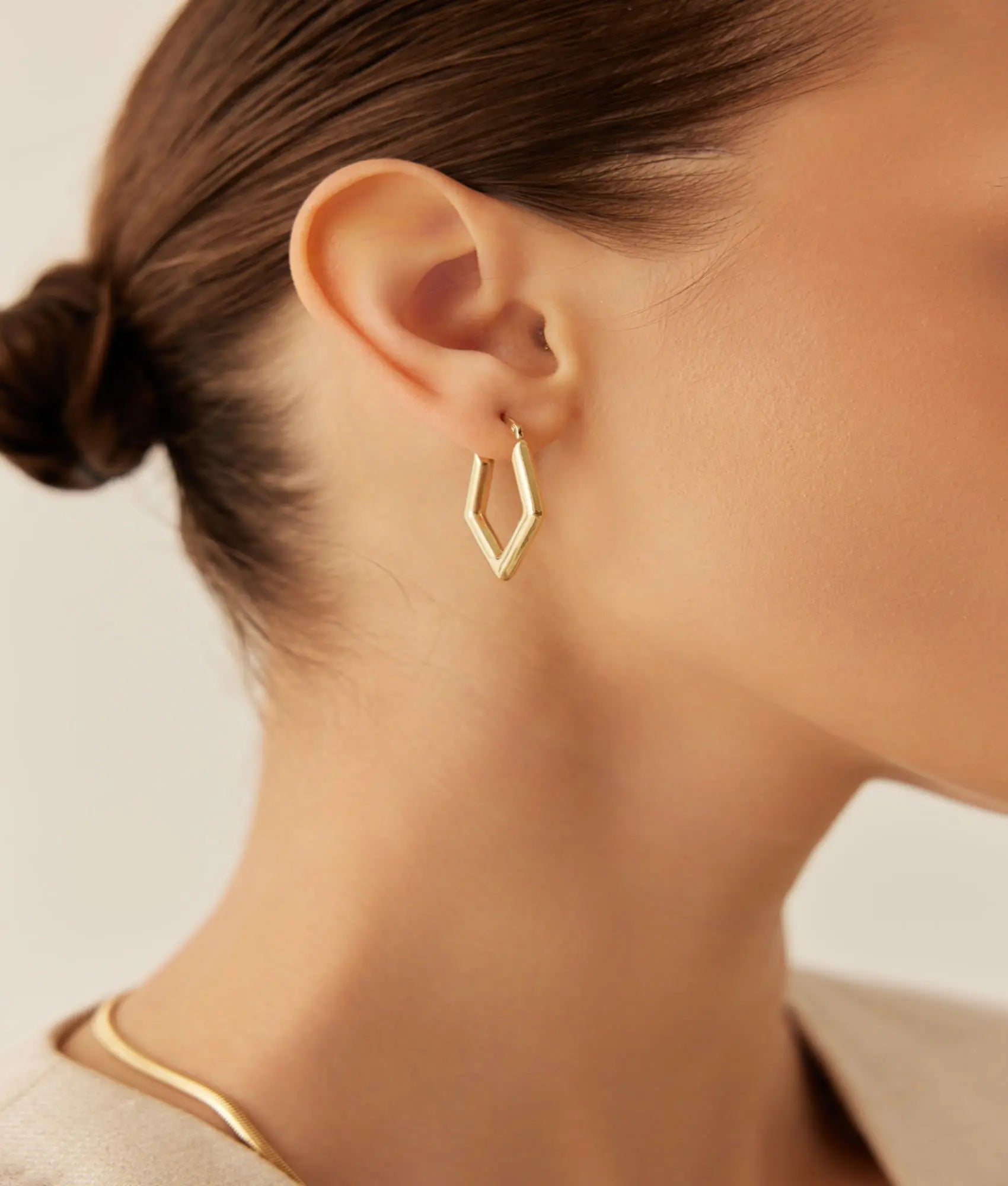 14 Ayar Altın Üçgen Küpe