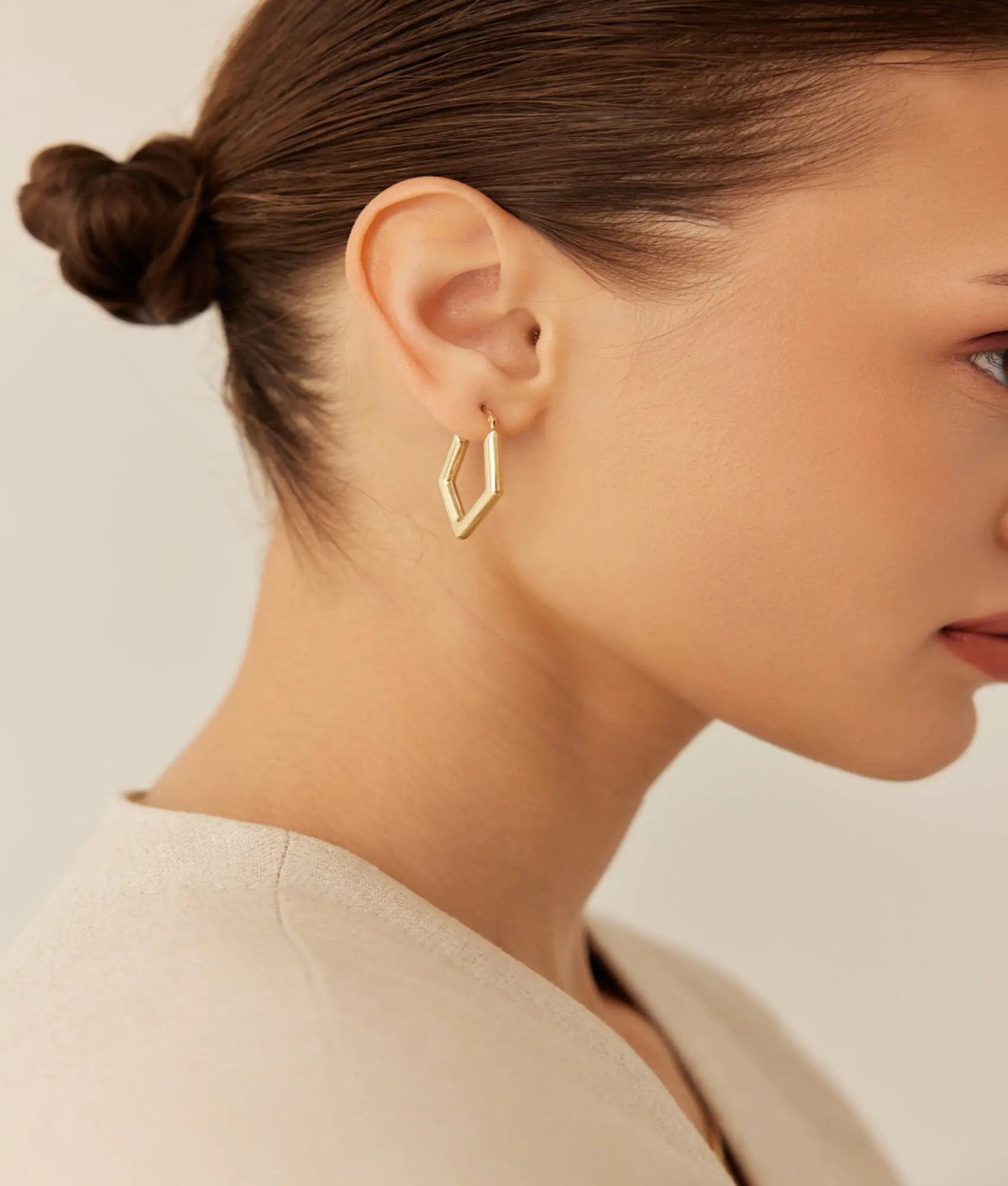 14 Ayar Altın Üçgen Küpe