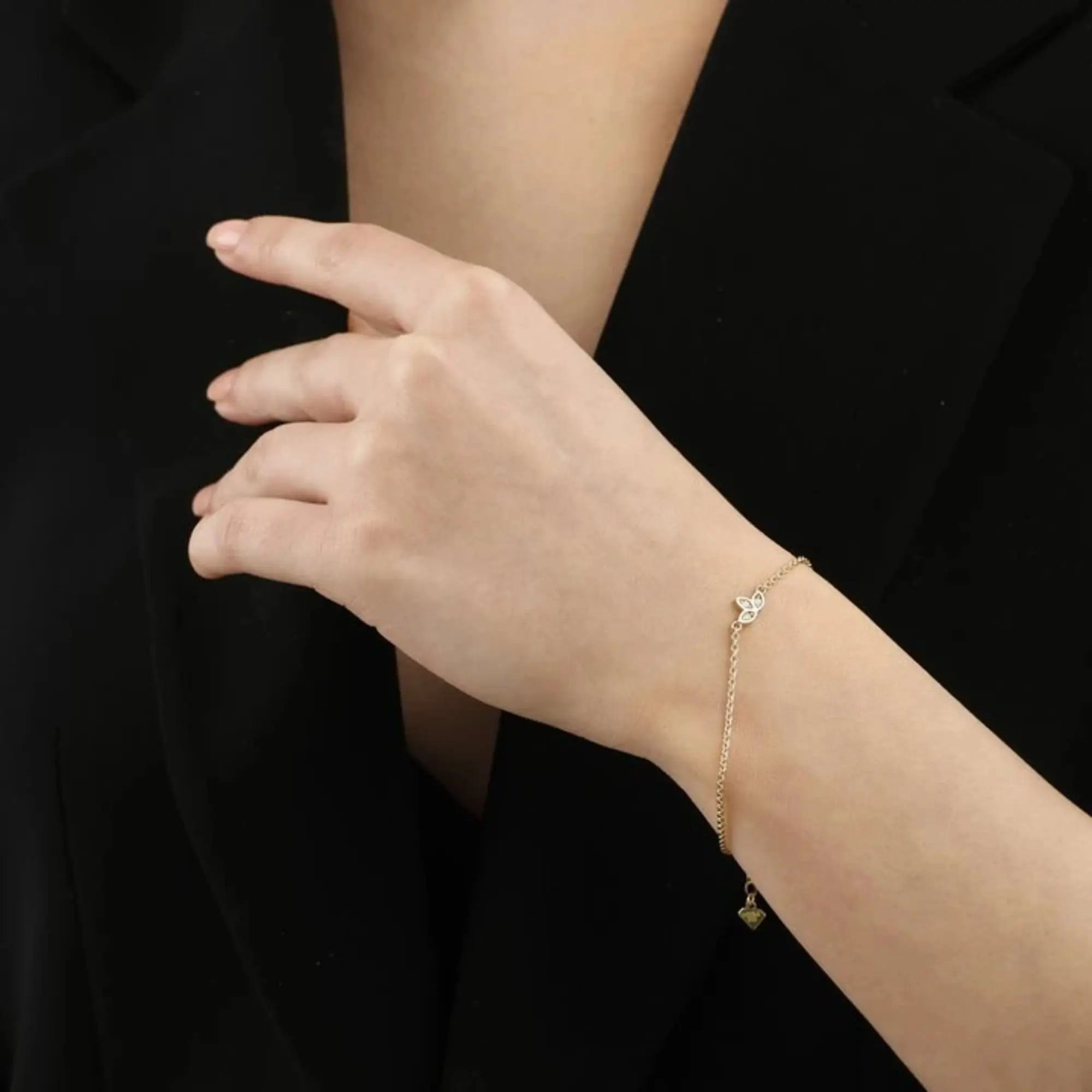 14 Ayar Altın Yaprak Figür Bileklik