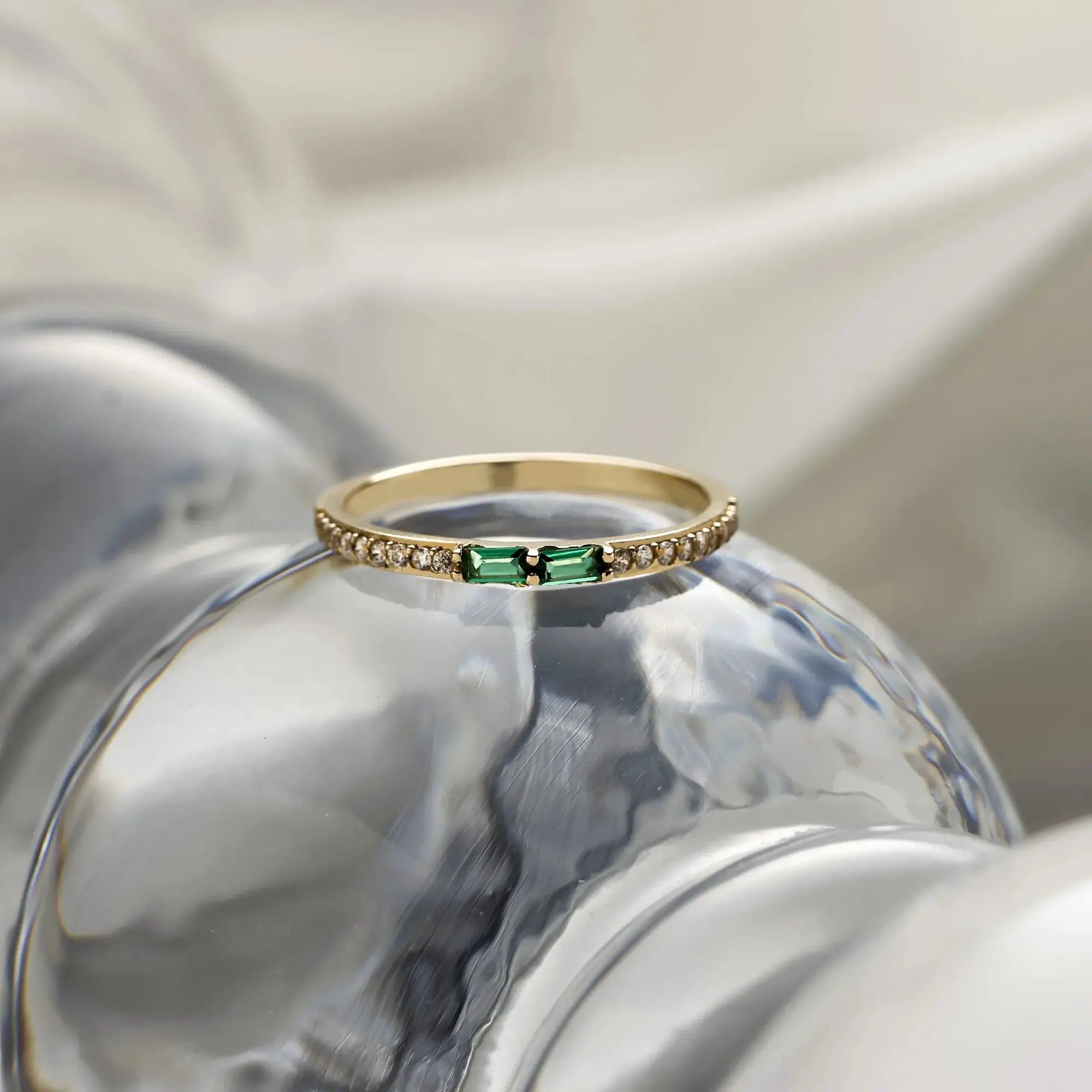 14 Ayar Altın Yeşil Taşlı Mini Yüzük