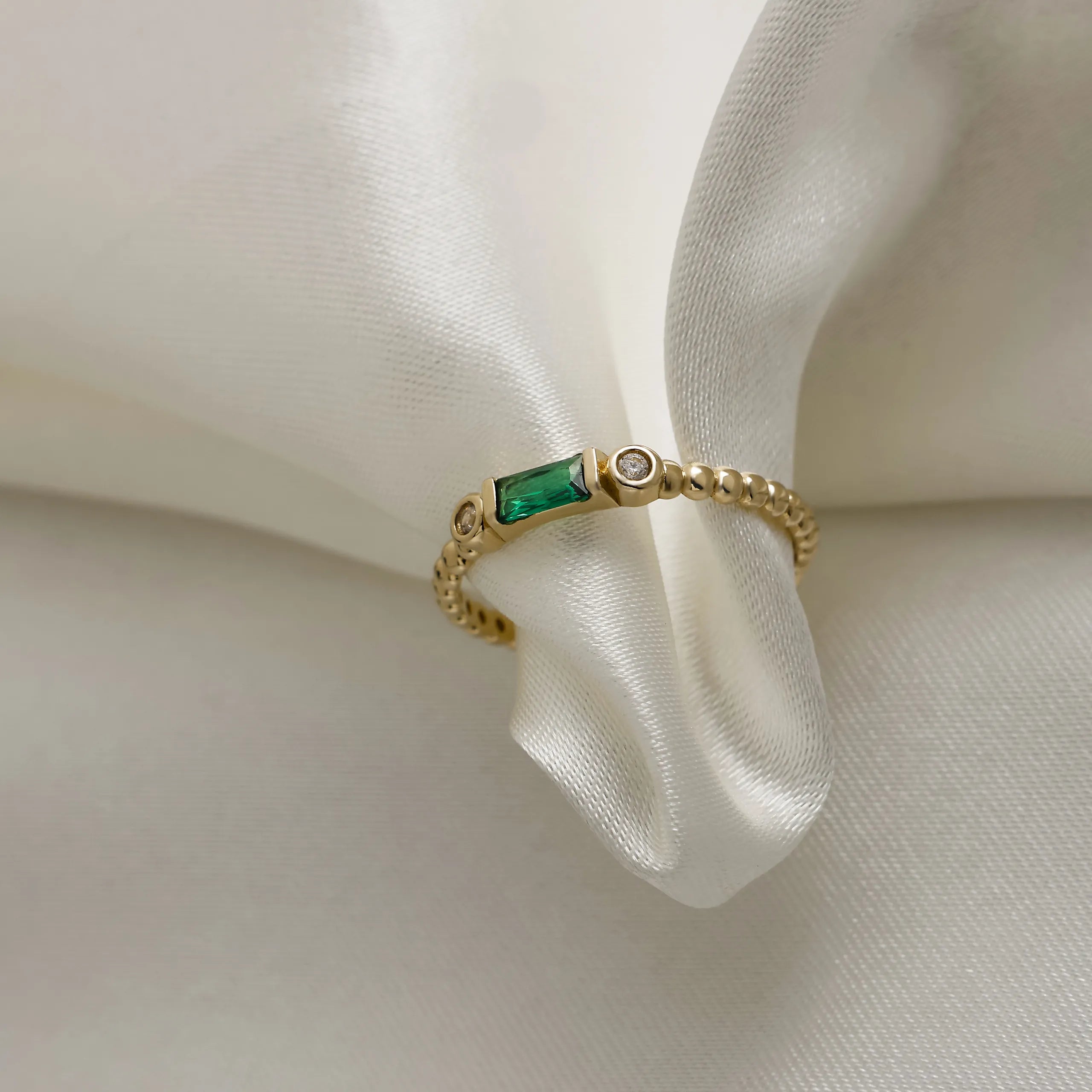 14 Ayar Altın Yeşil Taşlı Mini Yüzük