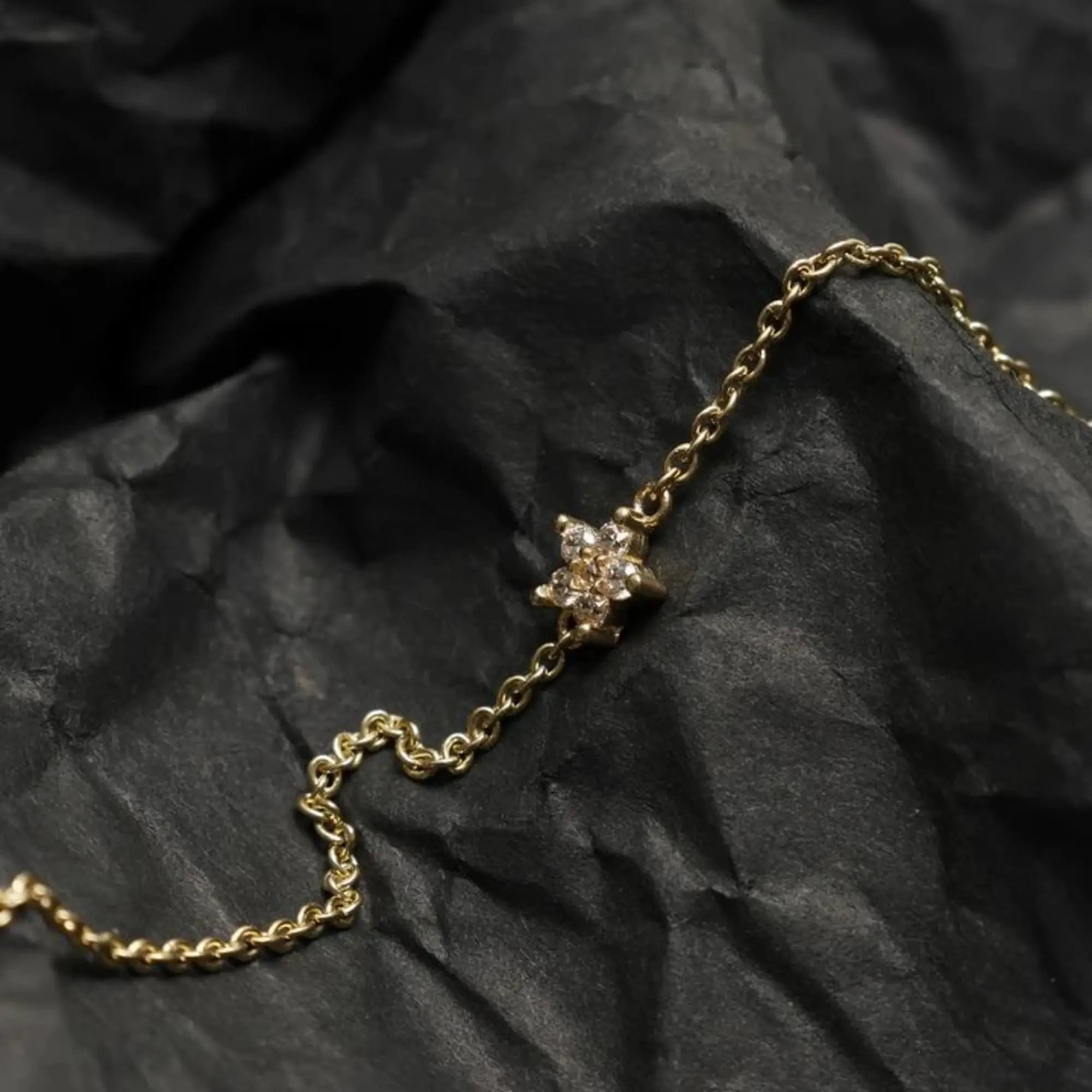 14 Ayar Altın Yıldız Taşlı Figür Bileklik