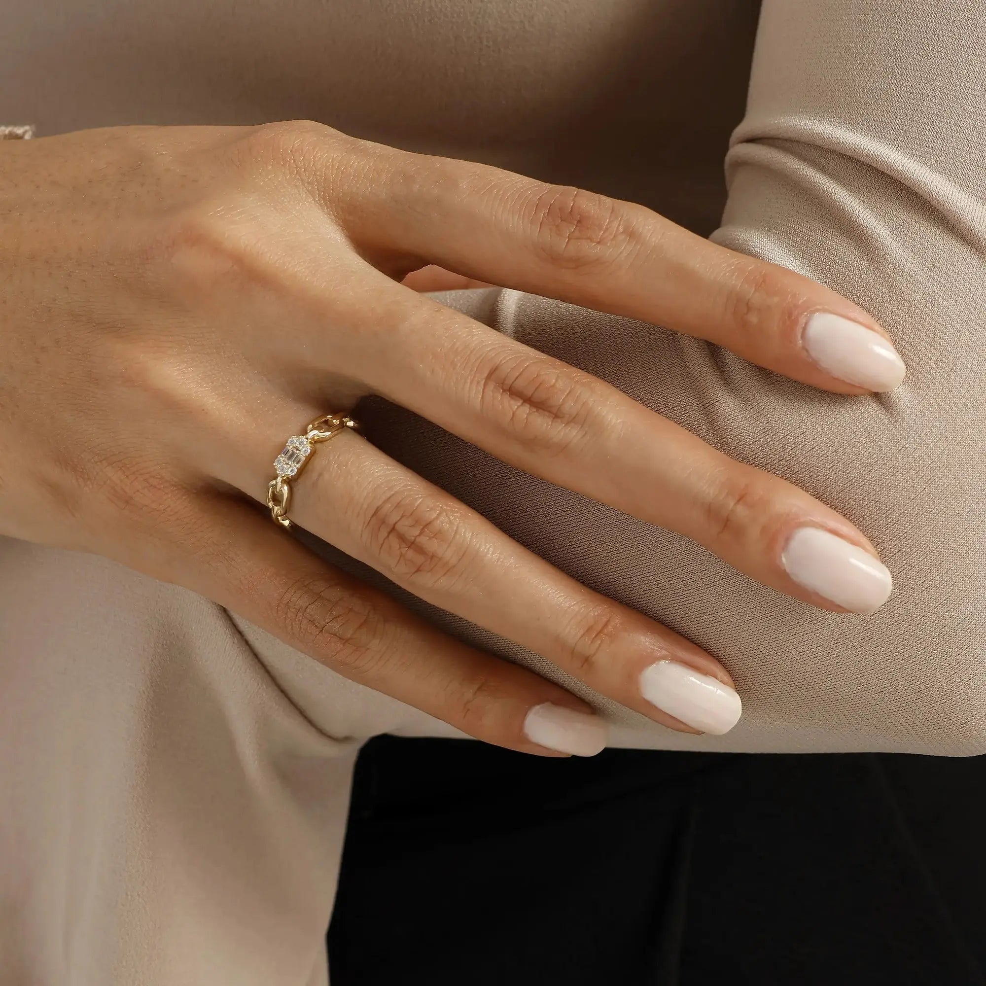 14 Ayar Altın Zincir Figürlü Mini Yüzük