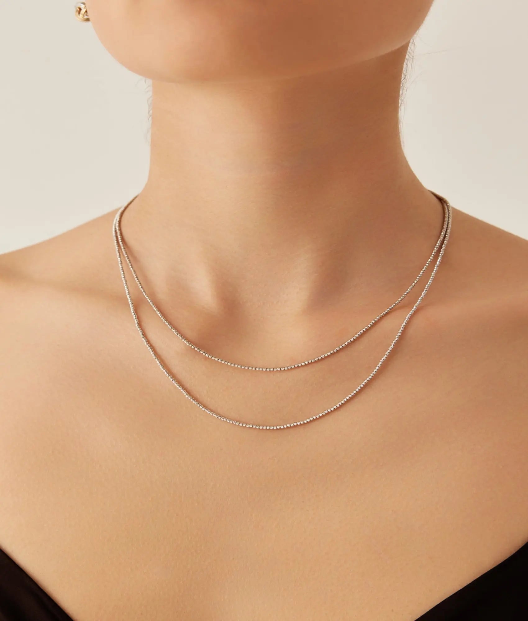 14 Ayar Beyaz Altın Dorika Kolye